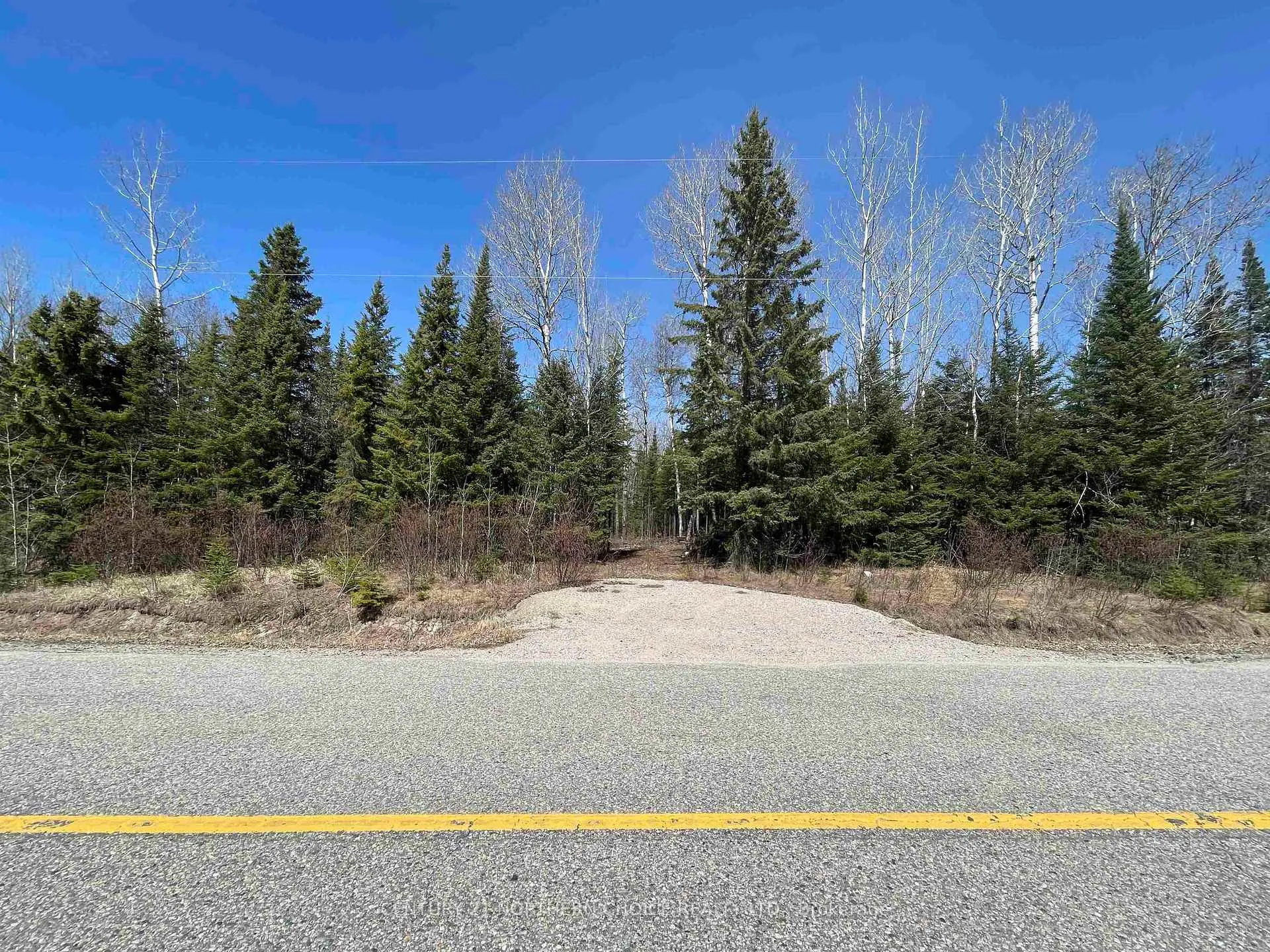 Photo 3 of 351 Thunder Lake Road, Dryden, Thunder Lake — HOMEH