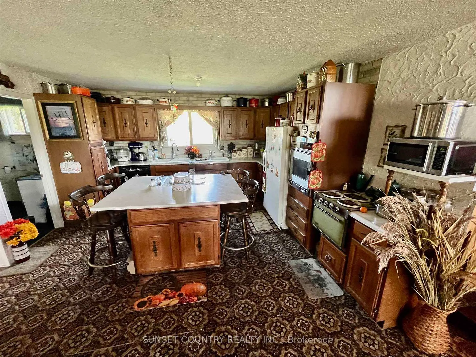 Photo 2 of 65 Wehrstedt Road, Kenora Remote Area, Vermilion Bay — HOMEH