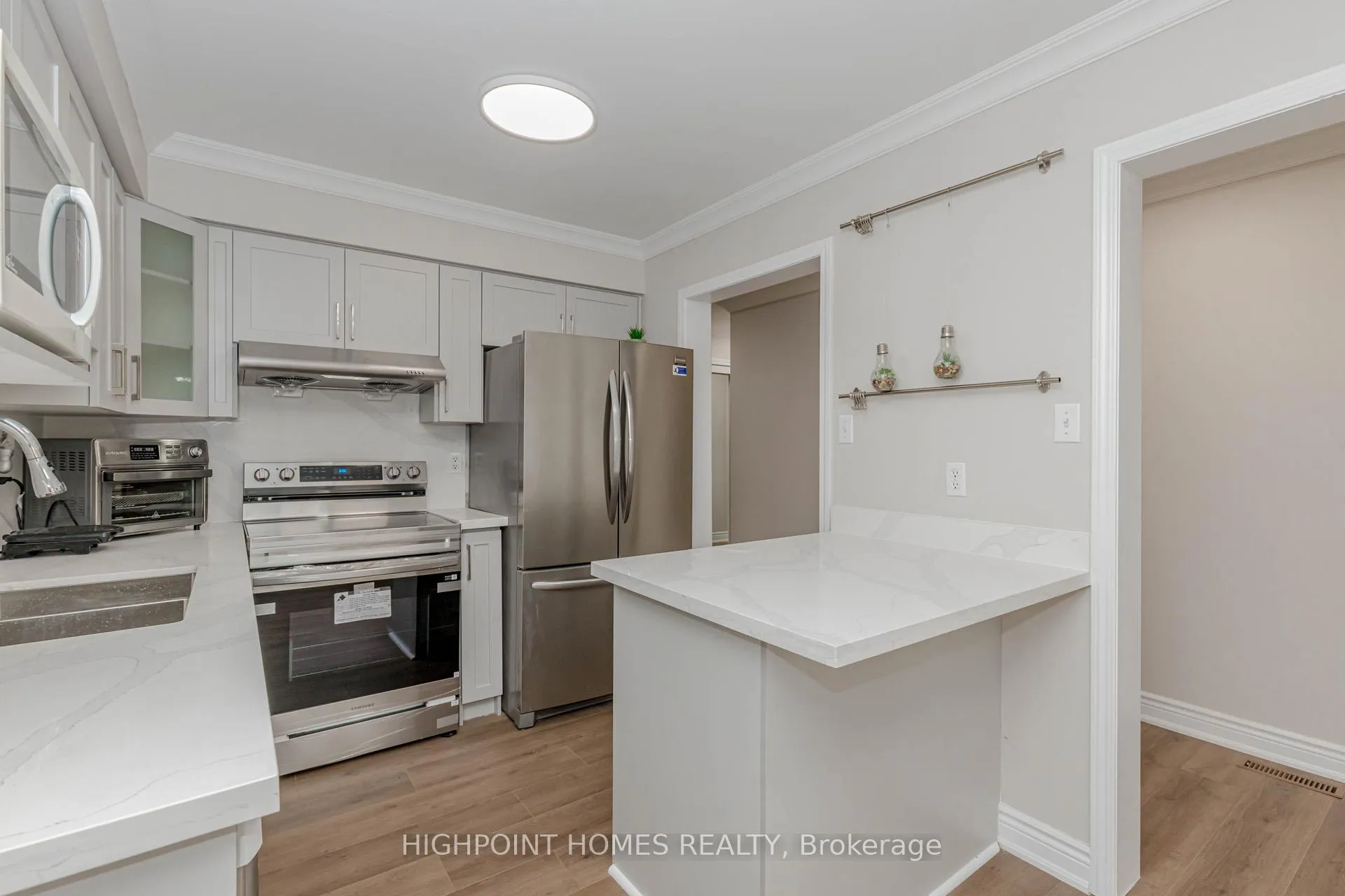 Photo 10 of 5141 Brada Crescent E, Burlington, Orchard — HOMEH