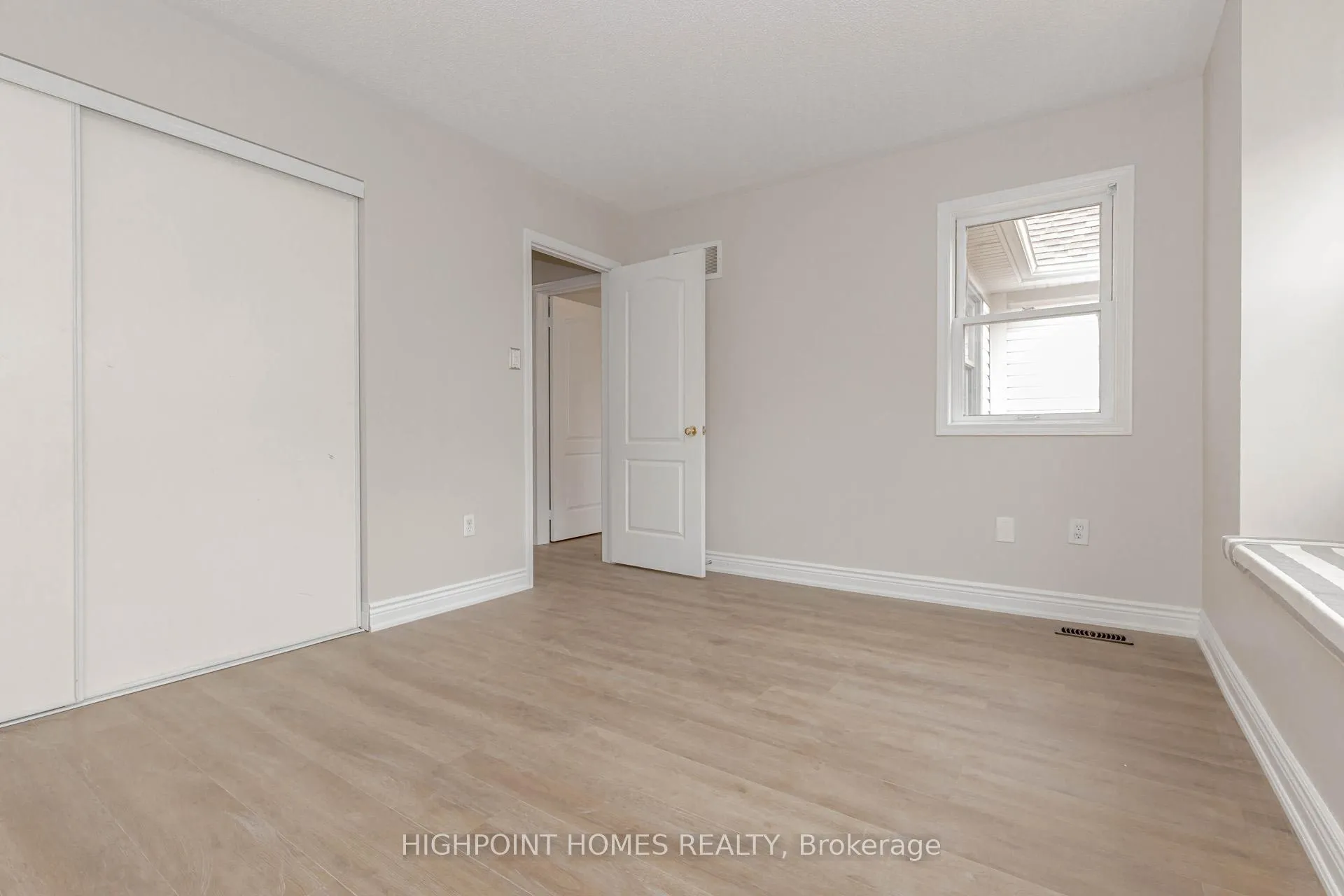 Photo 35 of 5141 Brada Crescent E, Burlington, Orchard — HOMEH