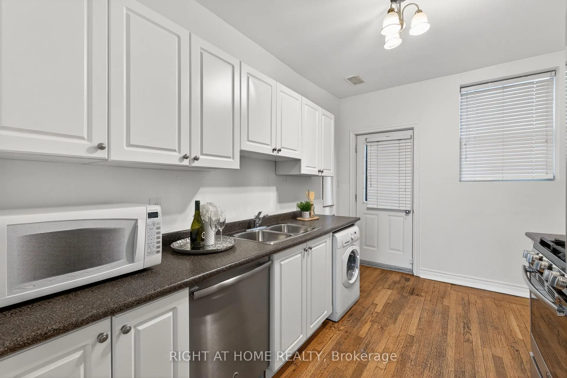Photo 16 of Unit 301, 412 Jarvis Street, Toronto, Church-Yonge Corridor — HOMEH