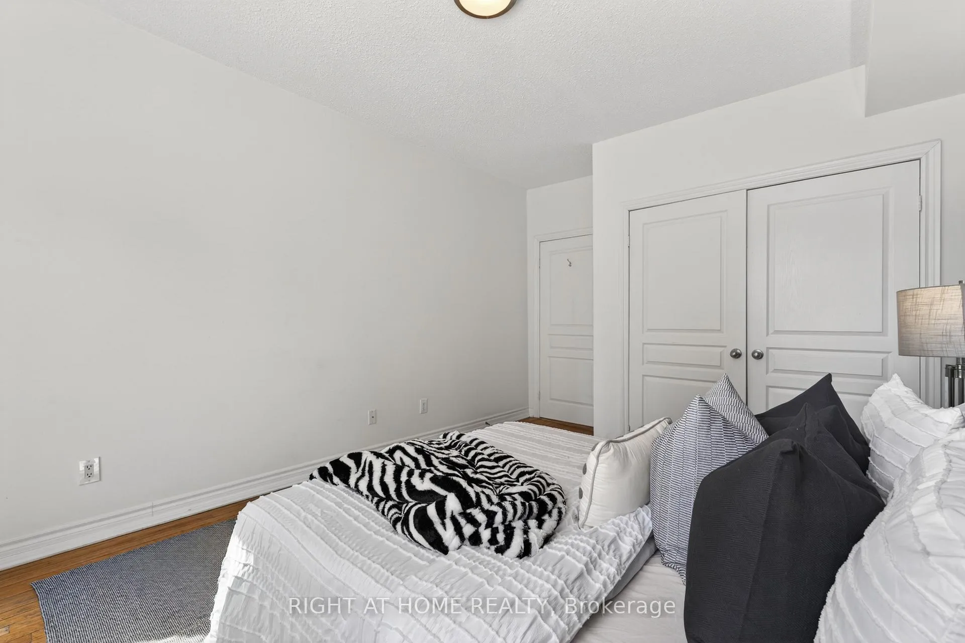 Photo 24 of Unit 301, 412 Jarvis Street, Toronto, Church-Yonge Corridor — HOMEH