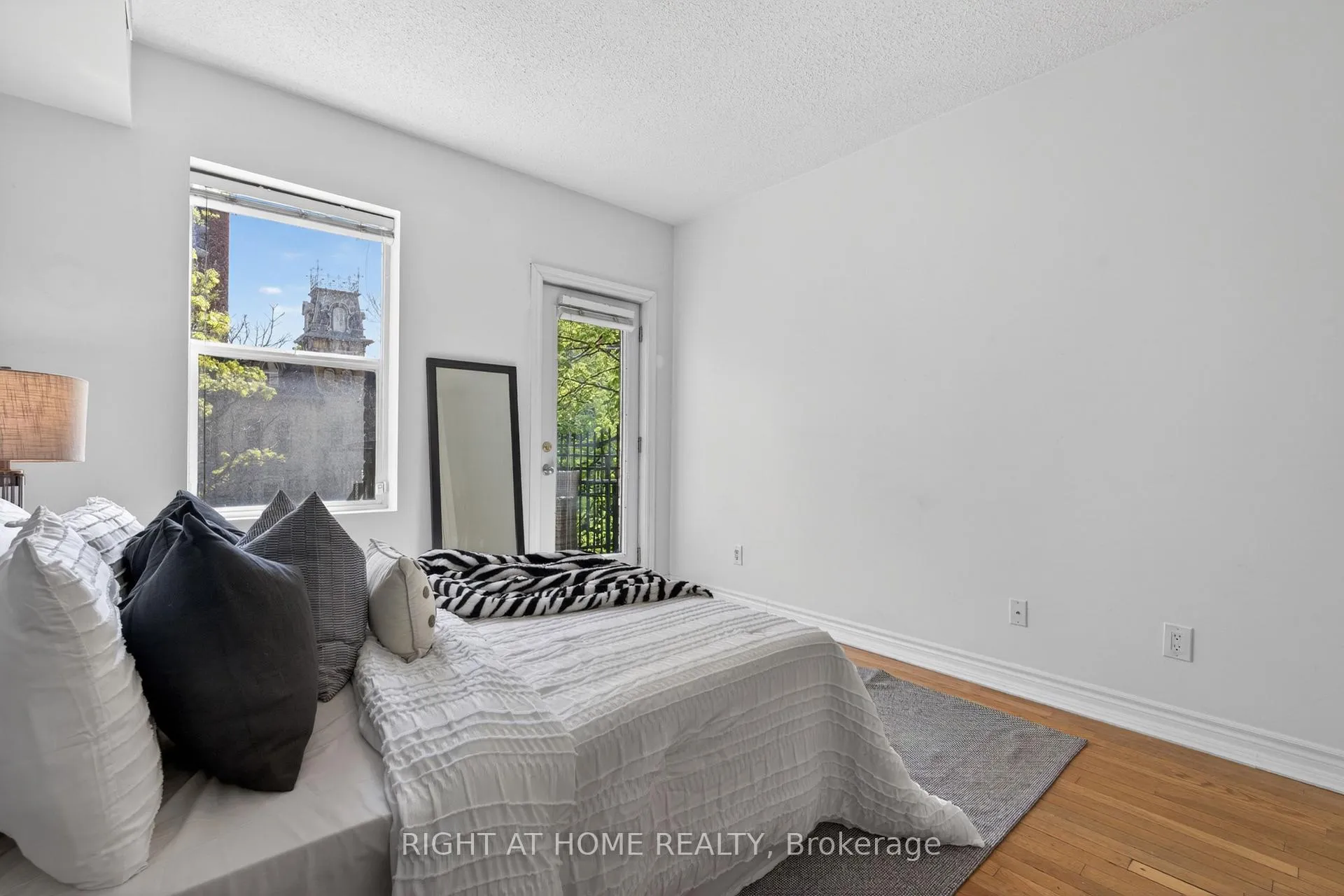 Photo 25 of Unit 301, 412 Jarvis Street, Toronto, Church-Yonge Corridor — HOMEH