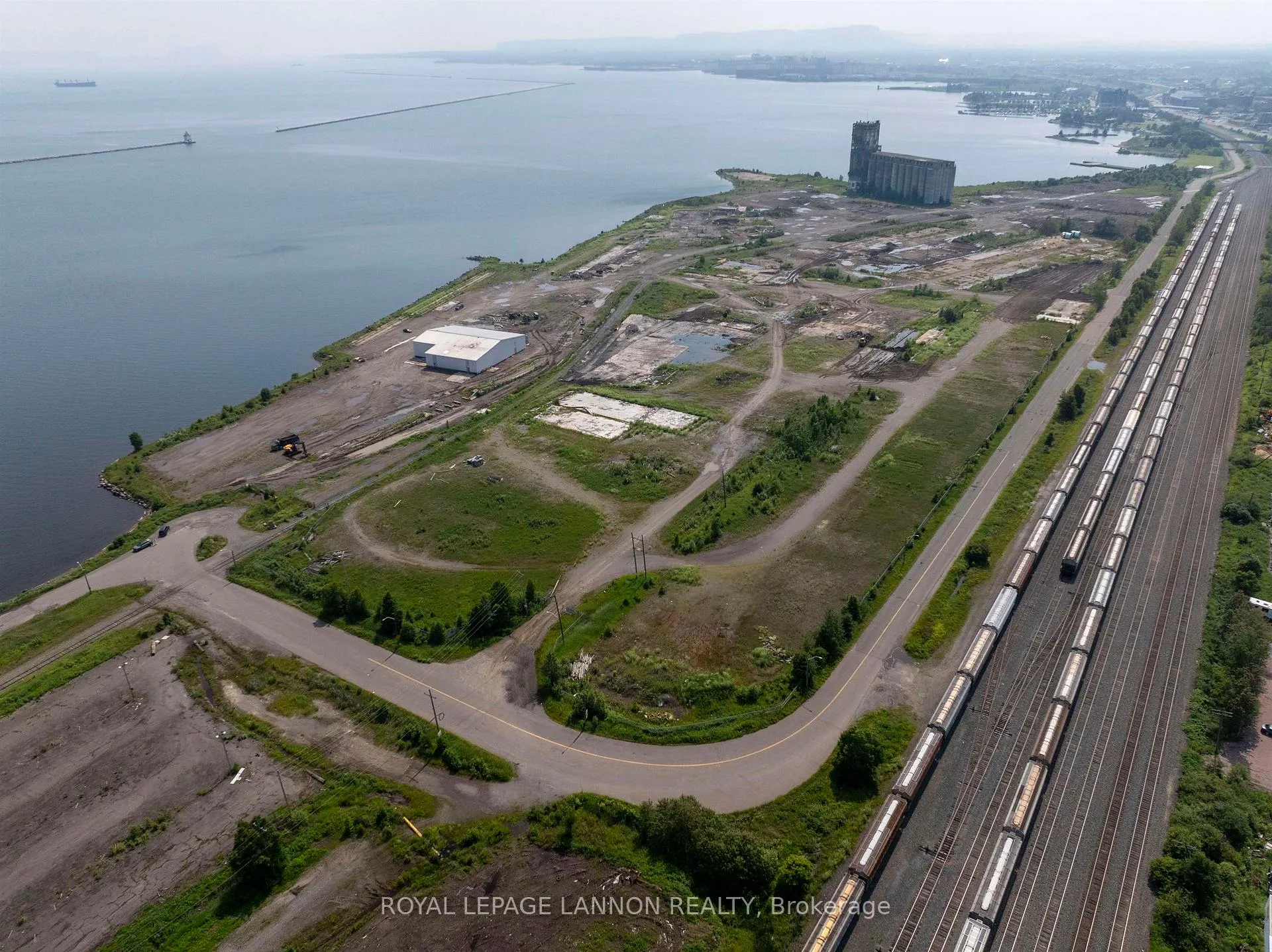 Photo 3 of Unit #5, Marina Park Drive, Thunder Bay, Lakefront — HOMEH