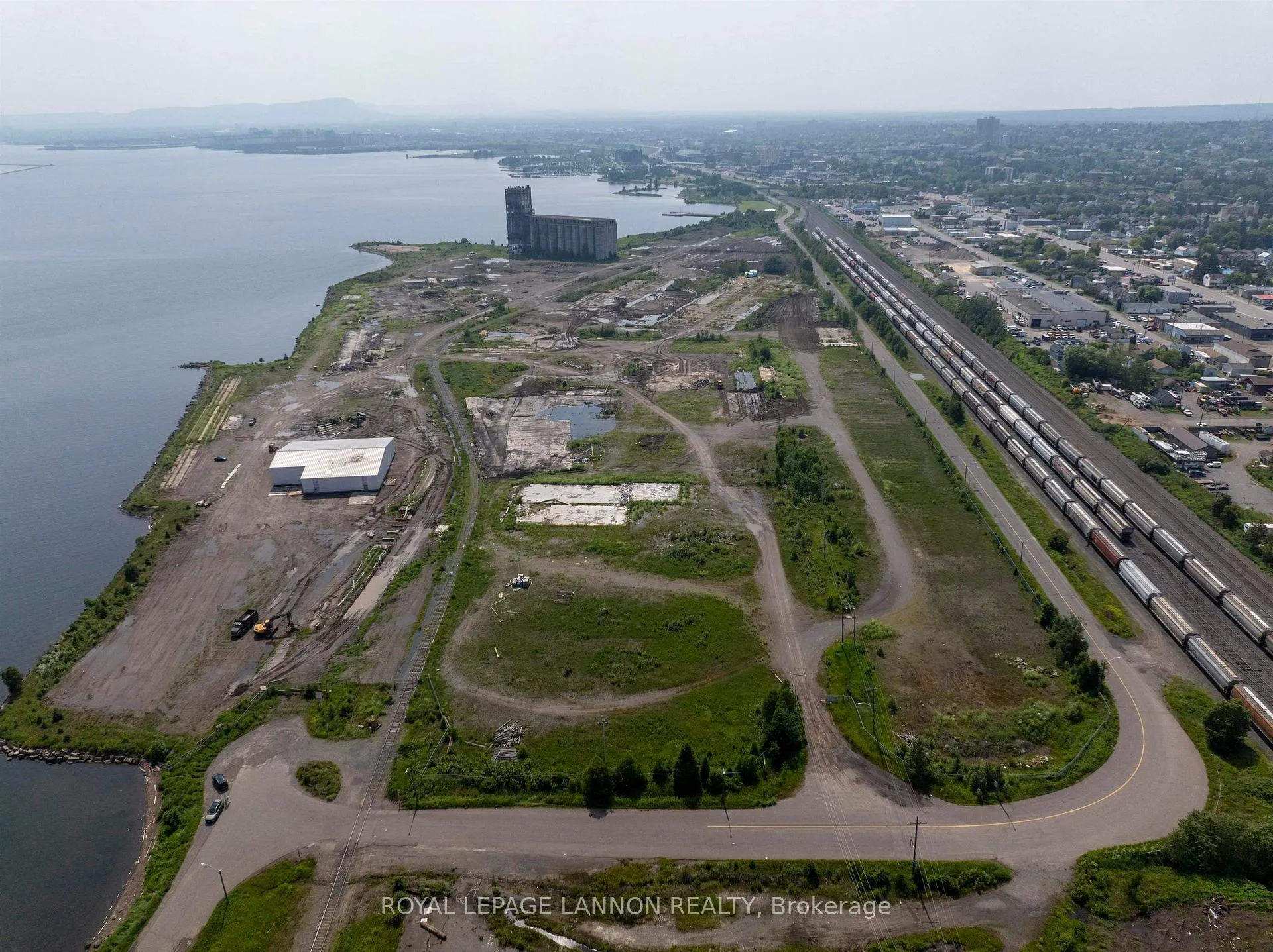 Photo 4 of Unit #5, Marina Park Drive, Thunder Bay, Lakefront — HOMEH