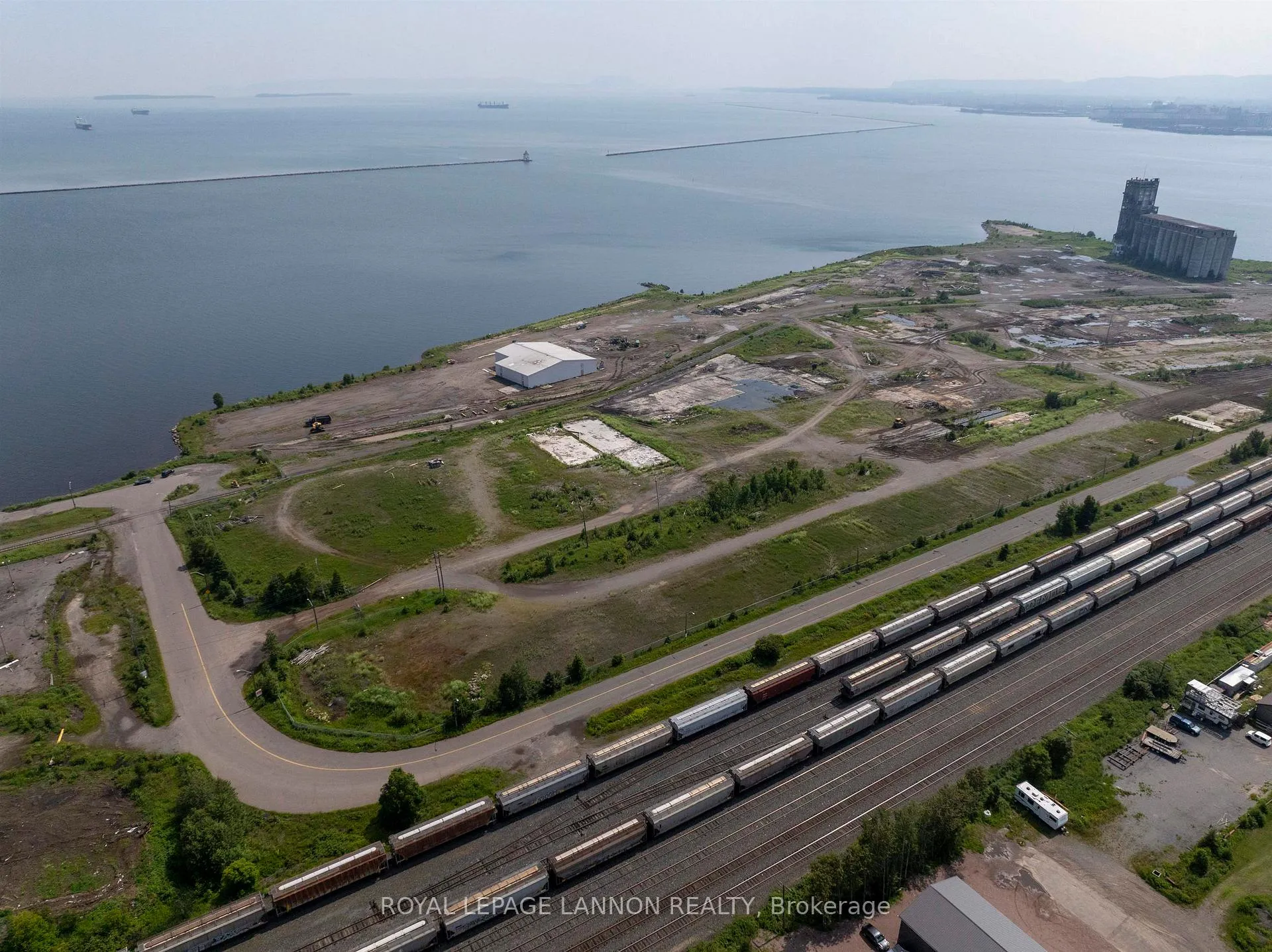 Photo 5 of Unit #5, Marina Park Drive, Thunder Bay, Lakefront — HOMEH