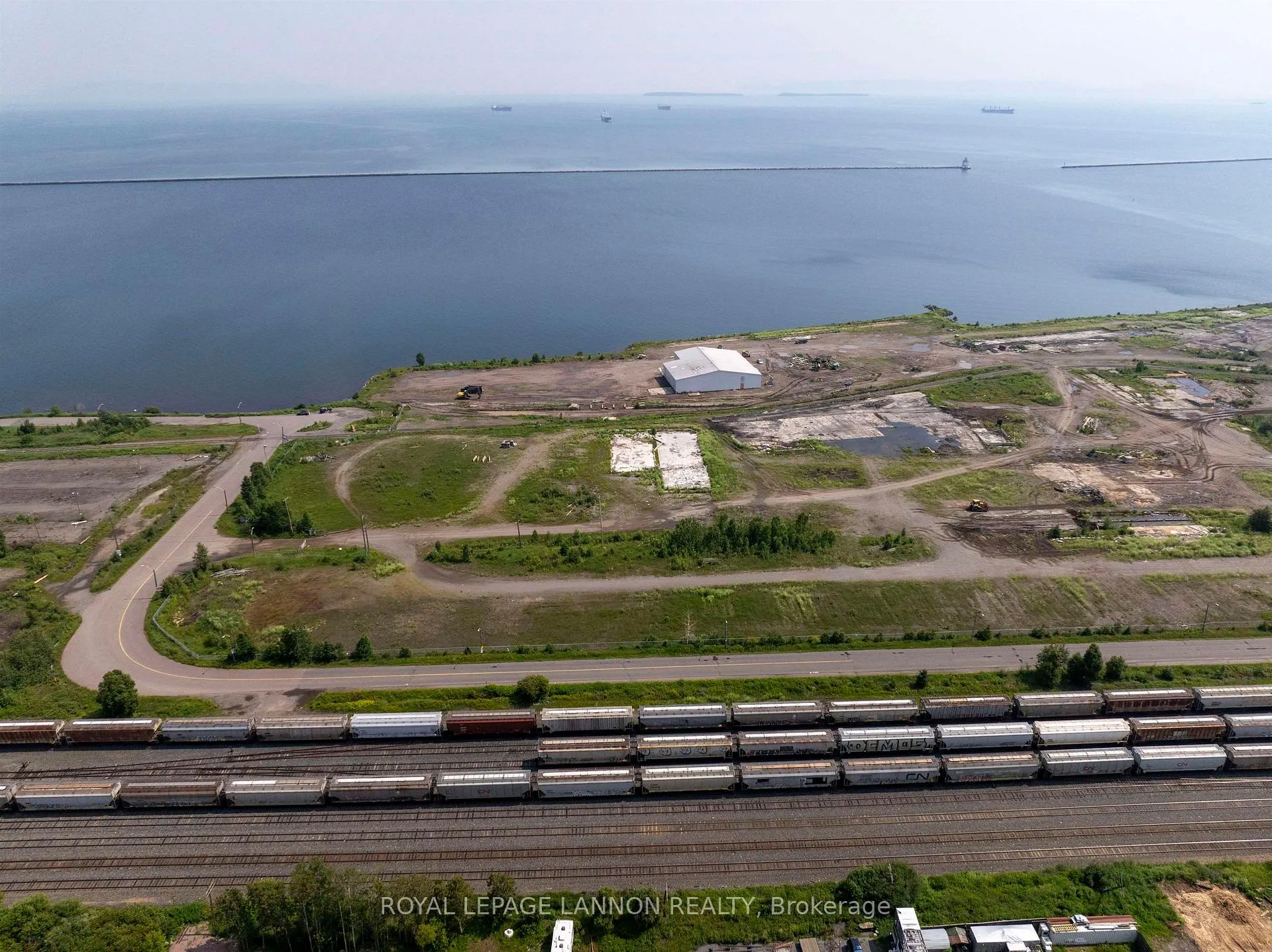 Photo 6 of Unit #5, Marina Park Drive, Thunder Bay, Lakefront — HOMEH