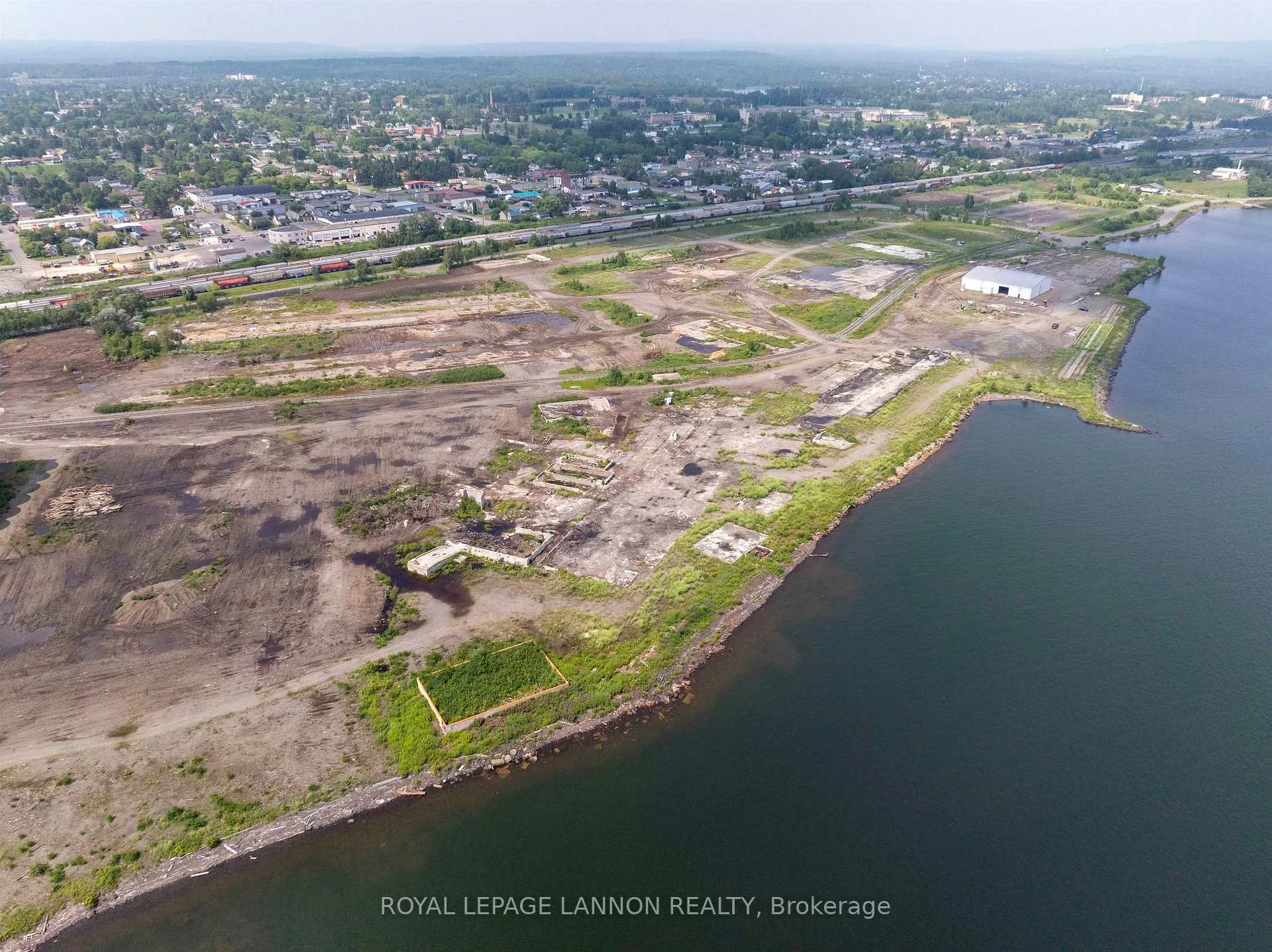 Photo 8 of Unit #5, Marina Park Drive, Thunder Bay, Lakefront — HOMEH