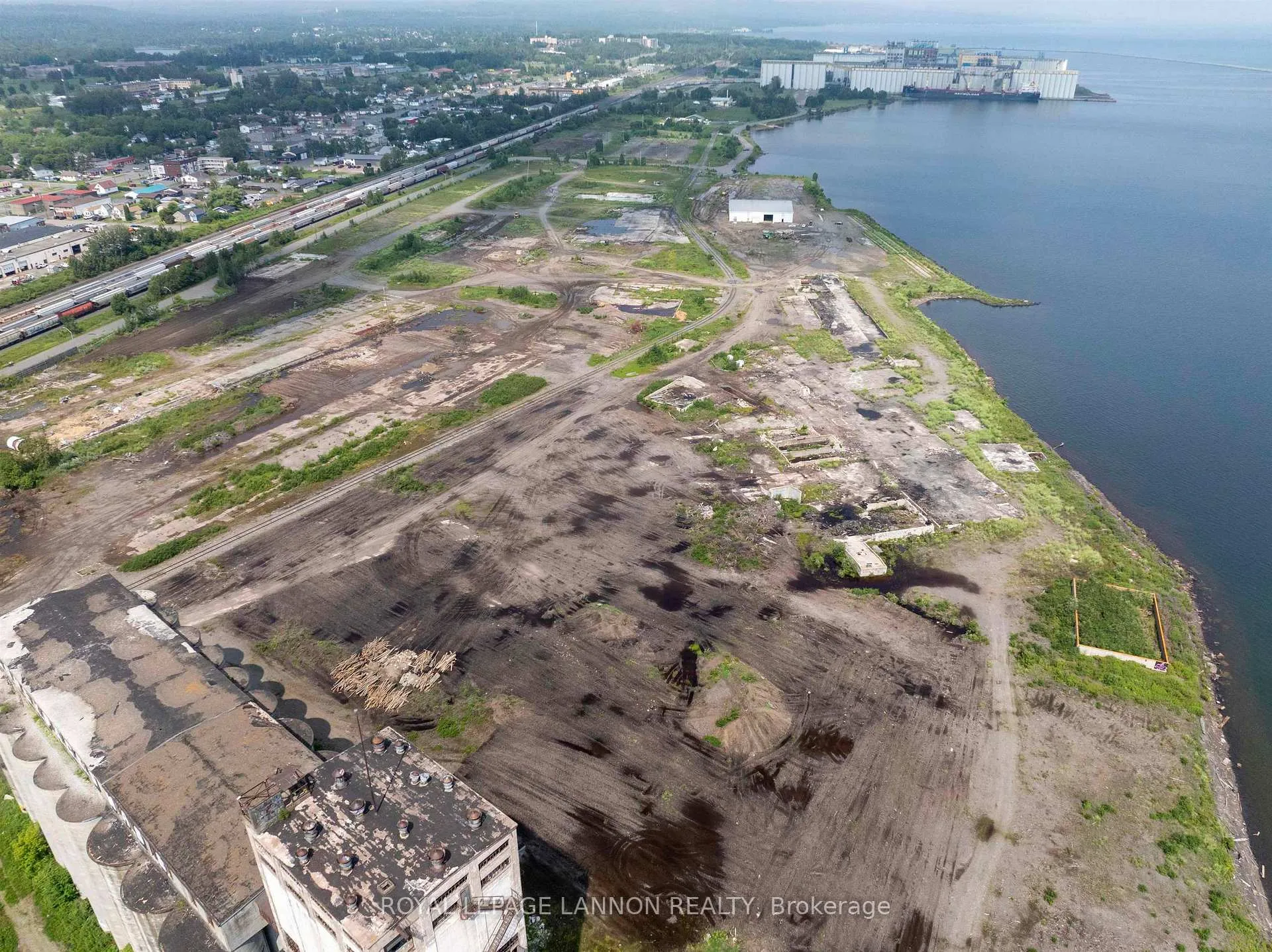 Photo 9 of Unit #5, Marina Park Drive, Thunder Bay, Lakefront — HOMEH
