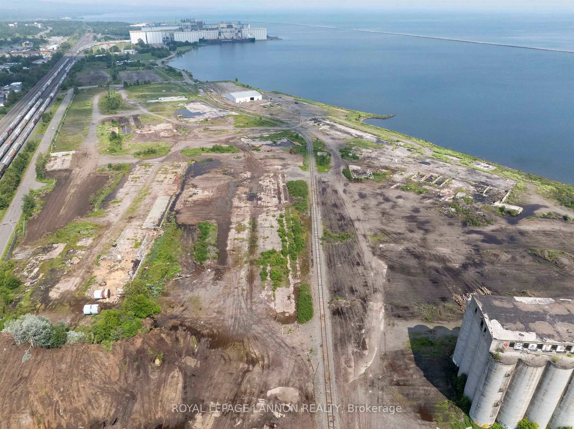 Photo 10 of Unit #5, Marina Park Drive, Thunder Bay, Lakefront — HOMEH