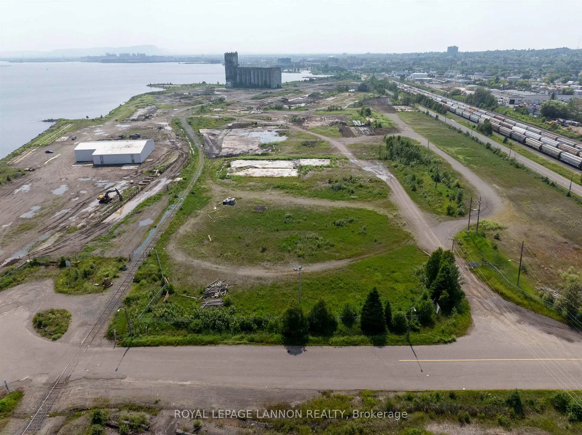 Photo 16 of Unit #5, Marina Park Drive, Thunder Bay, Lakefront — HOMEH
