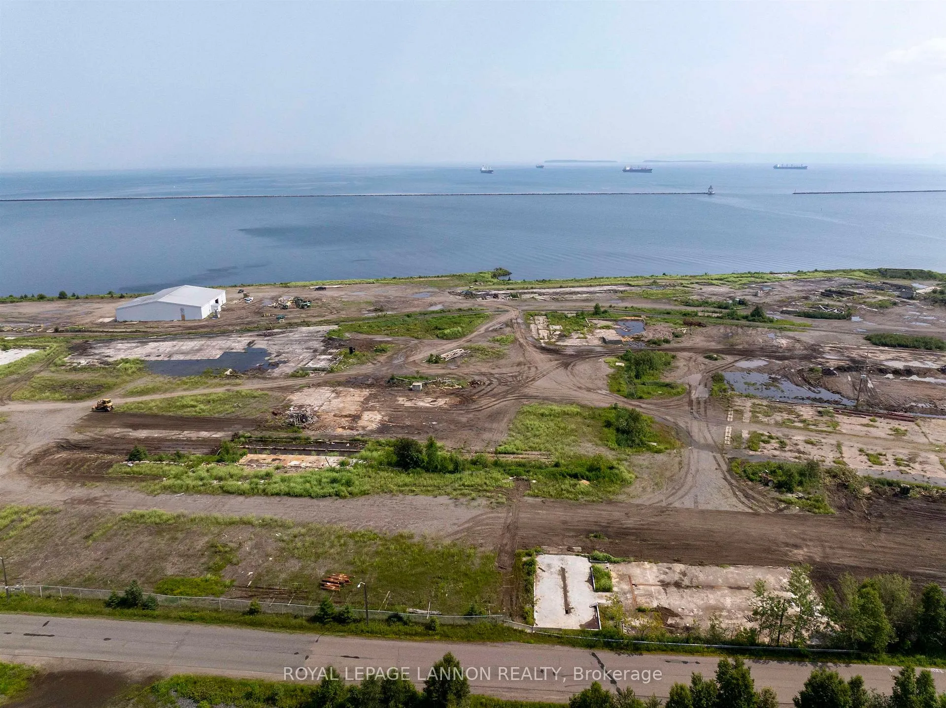 Photo 17 of Unit #5, Marina Park Drive, Thunder Bay, Lakefront — HOMEH