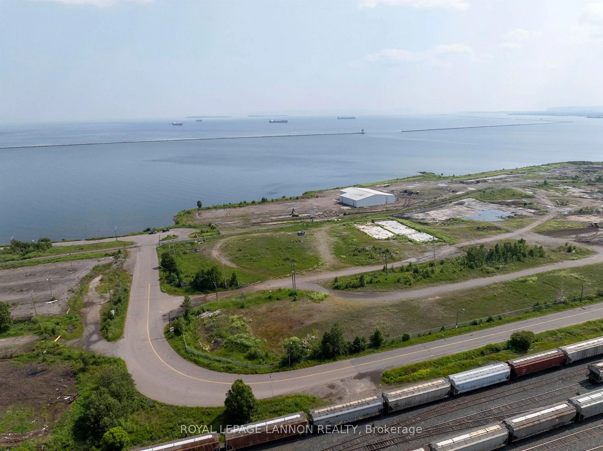 Photo 19 of Unit #5, Marina Park Drive, Thunder Bay, Lakefront — HOMEH