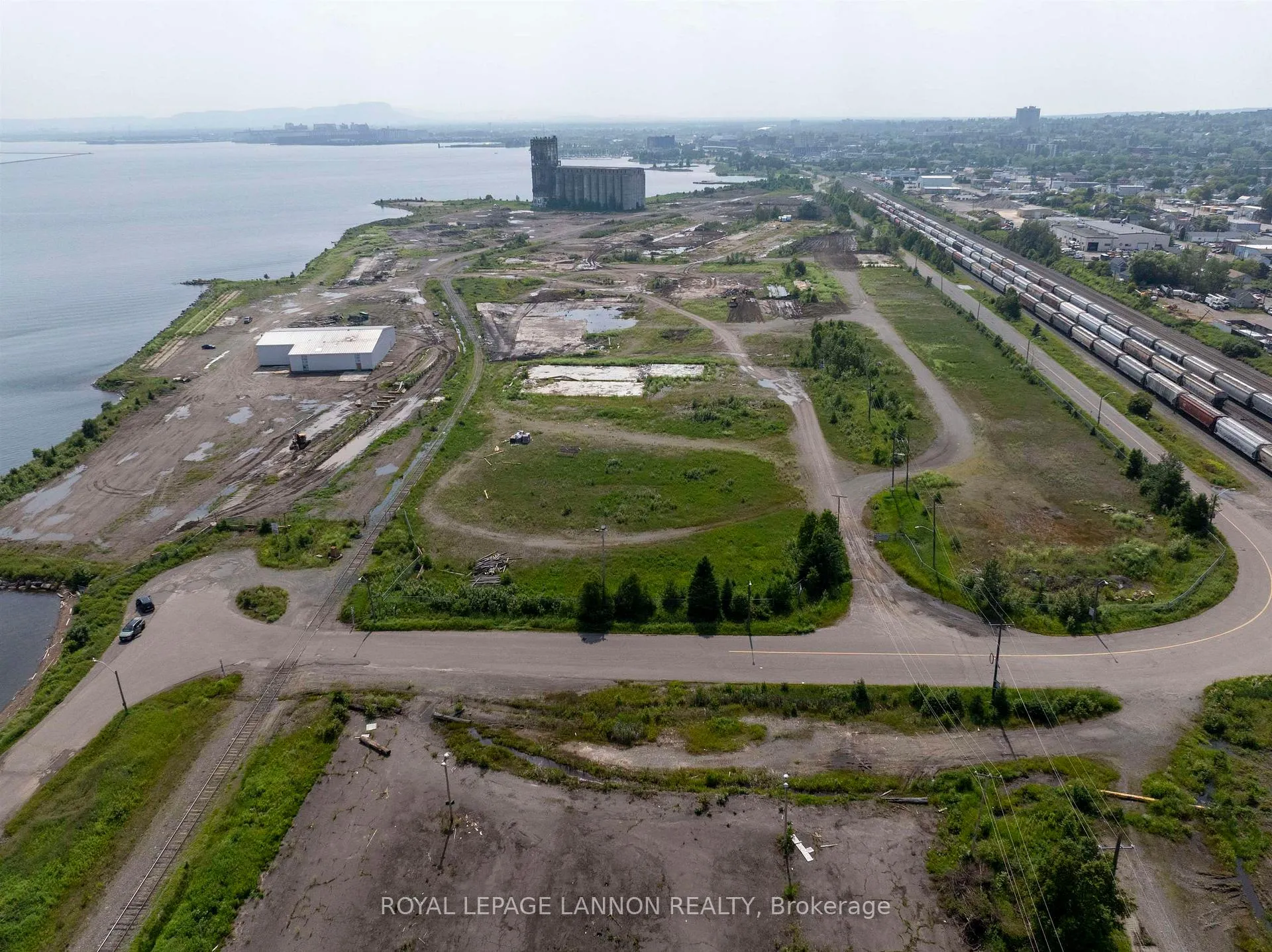Photo 20 of Unit #5, Marina Park Drive, Thunder Bay, Lakefront — HOMEH