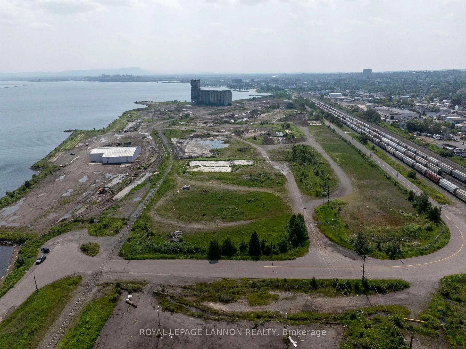 Photo 22 of Unit #5, Marina Park Drive, Thunder Bay, Lakefront — HOMEH