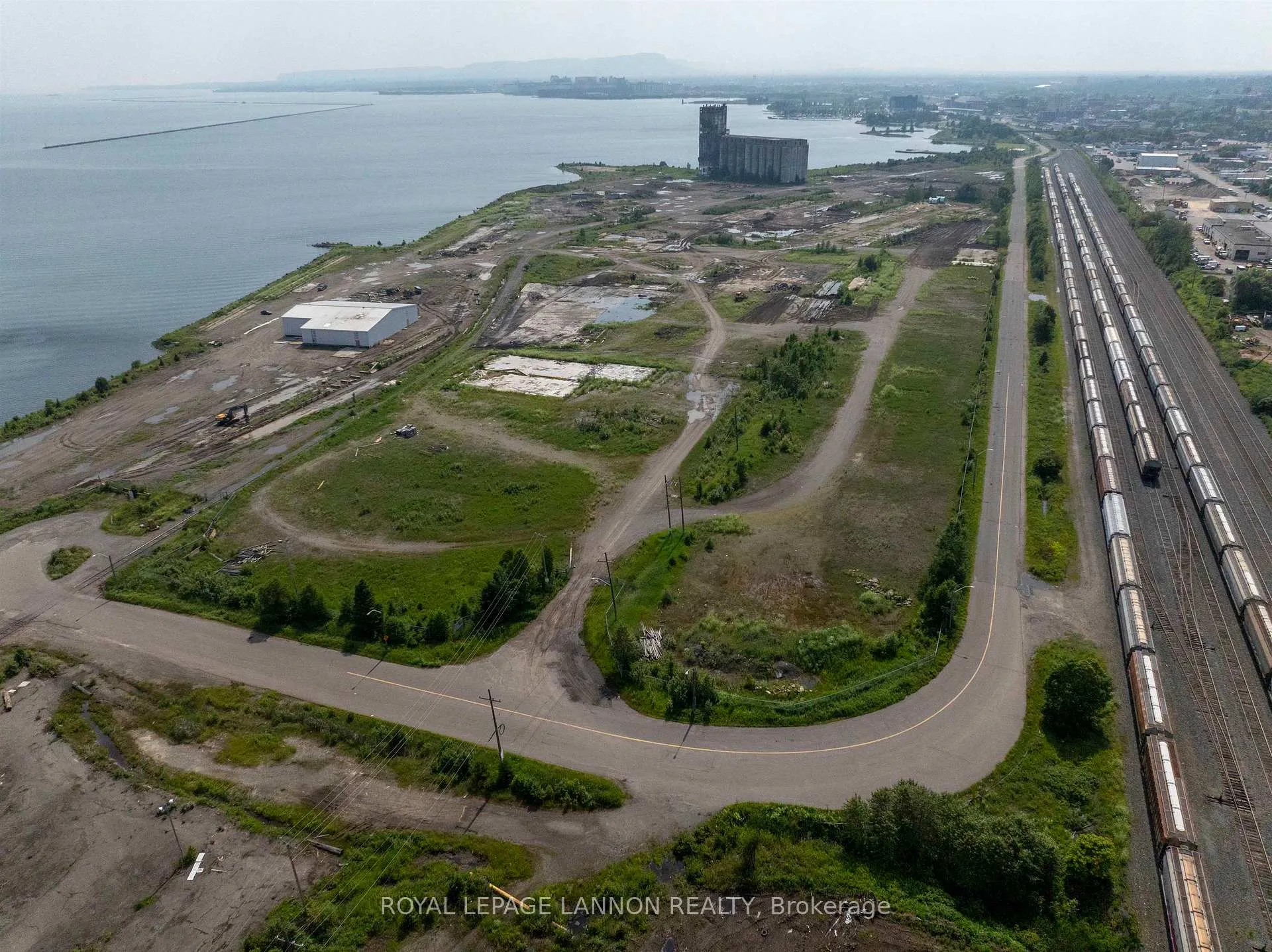 Photo 23 of Unit #5, Marina Park Drive, Thunder Bay, Lakefront — HOMEH