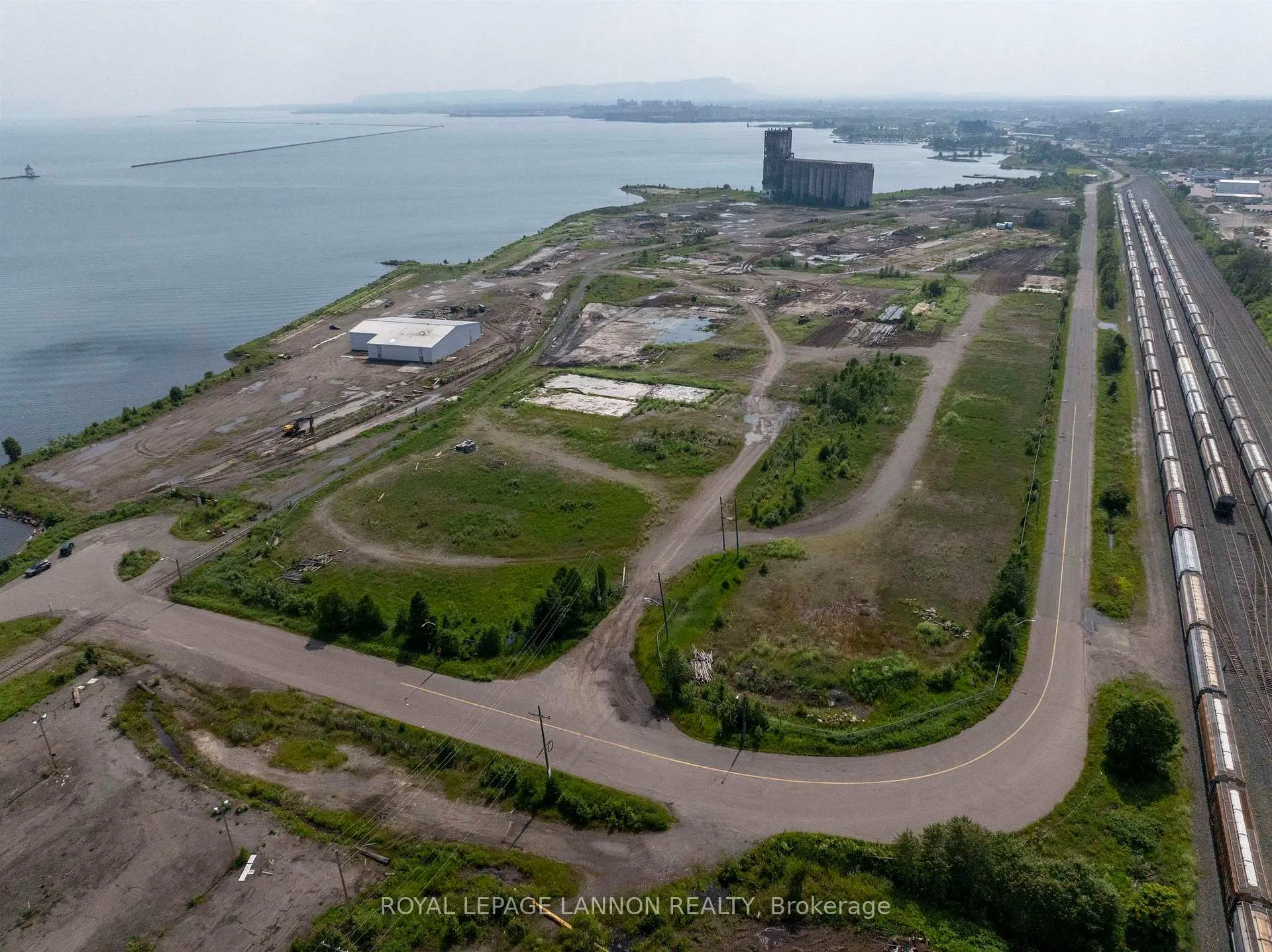 Photo 24 of Unit #5, Marina Park Drive, Thunder Bay, Lakefront — HOMEH