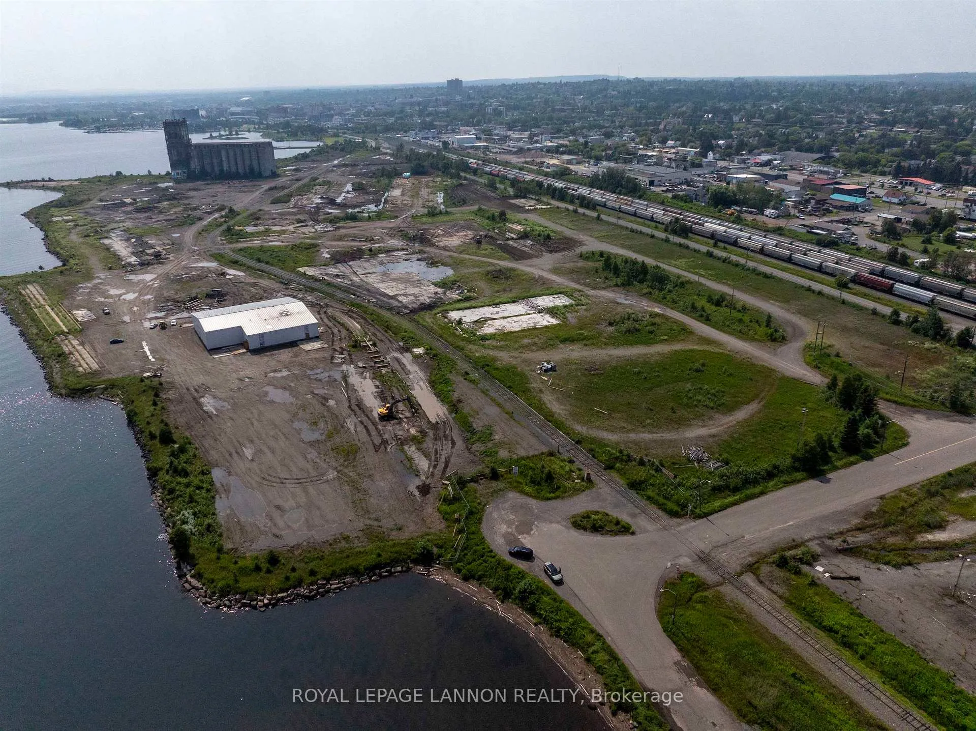 Photo 25 of Unit #5, Marina Park Drive, Thunder Bay, Lakefront — HOMEH