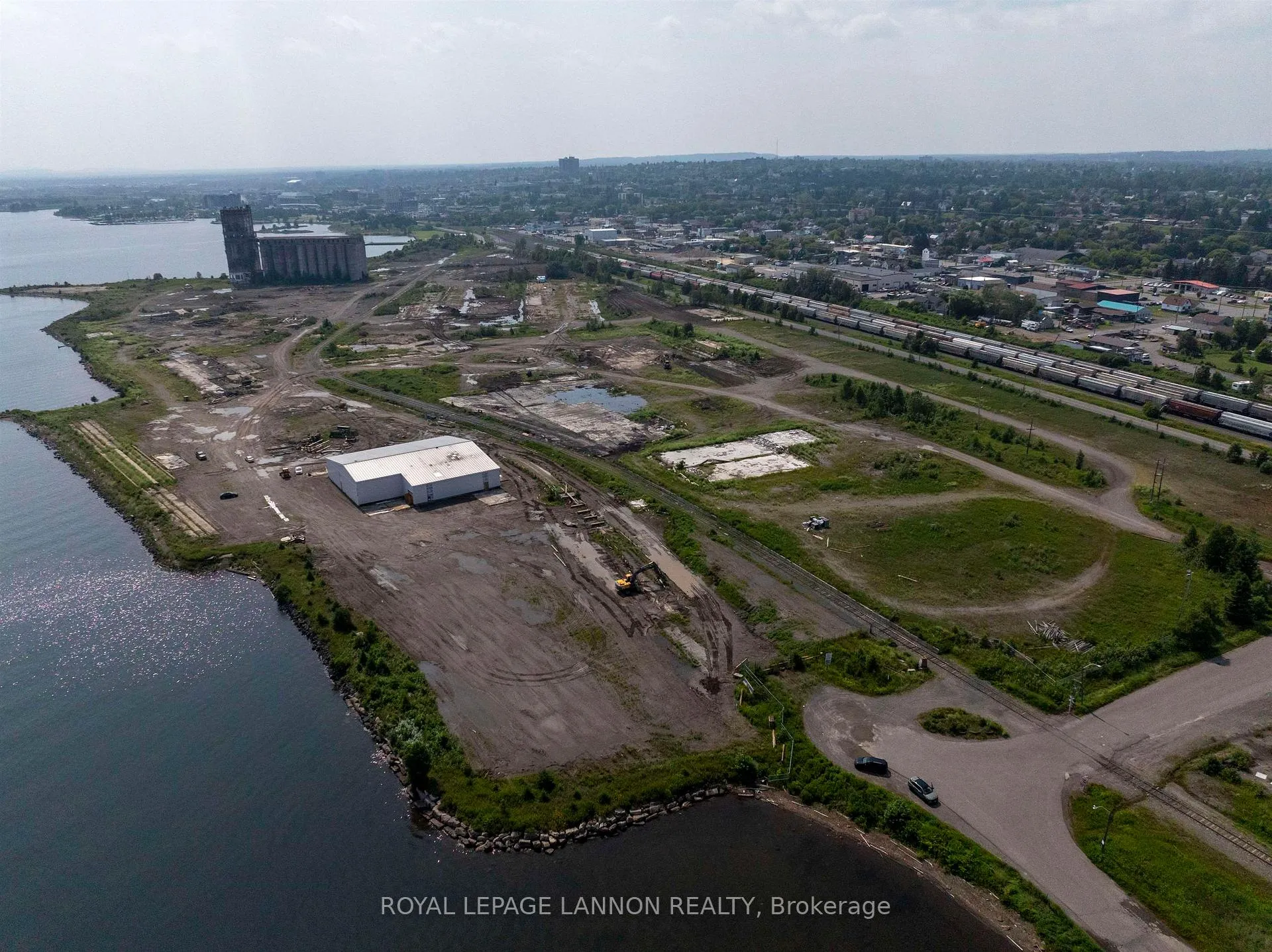 Photo 26 of Unit #5, Marina Park Drive, Thunder Bay, Lakefront — HOMEH