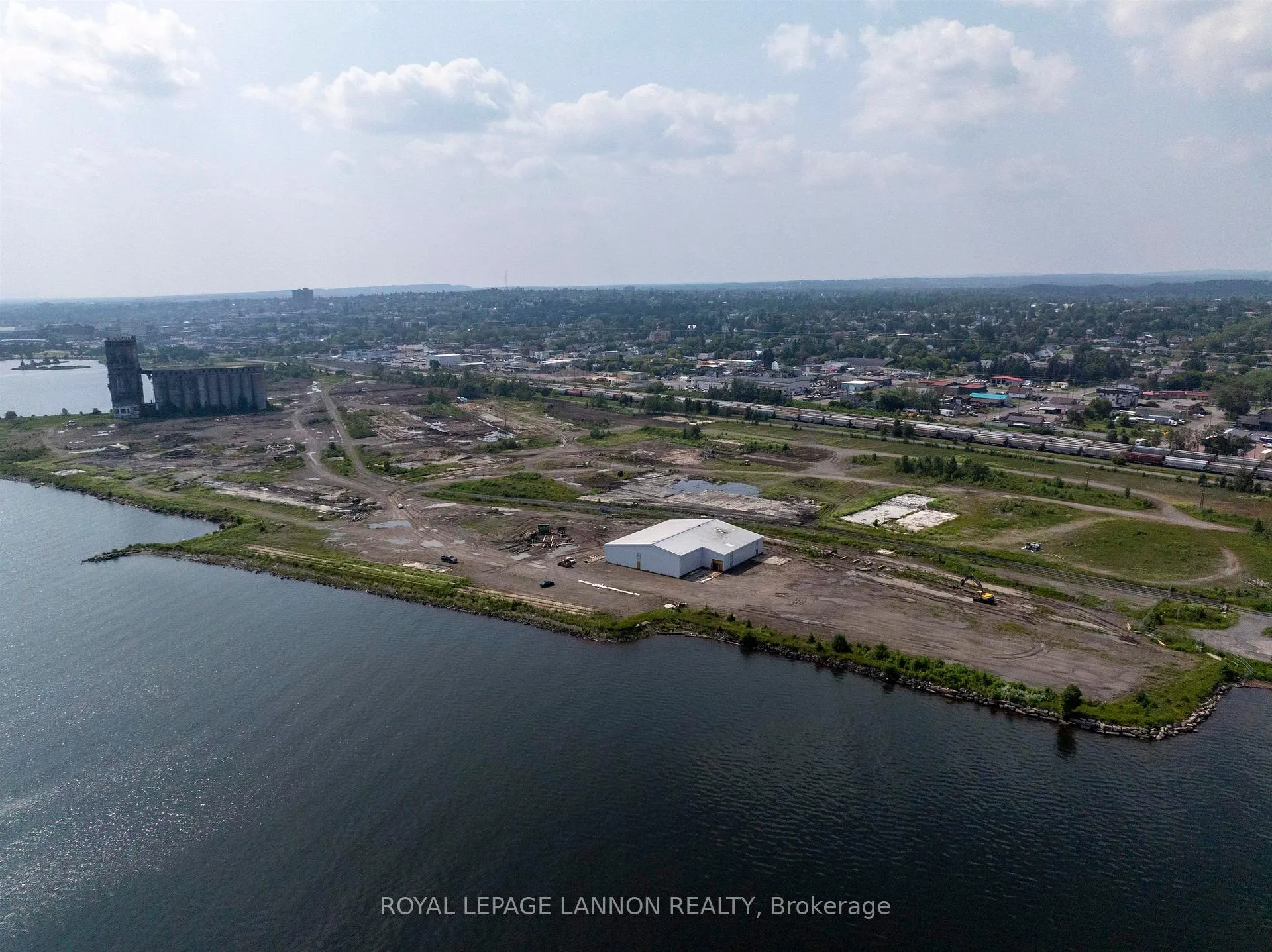 Photo 28 of Unit #5, Marina Park Drive, Thunder Bay, Lakefront — HOMEH