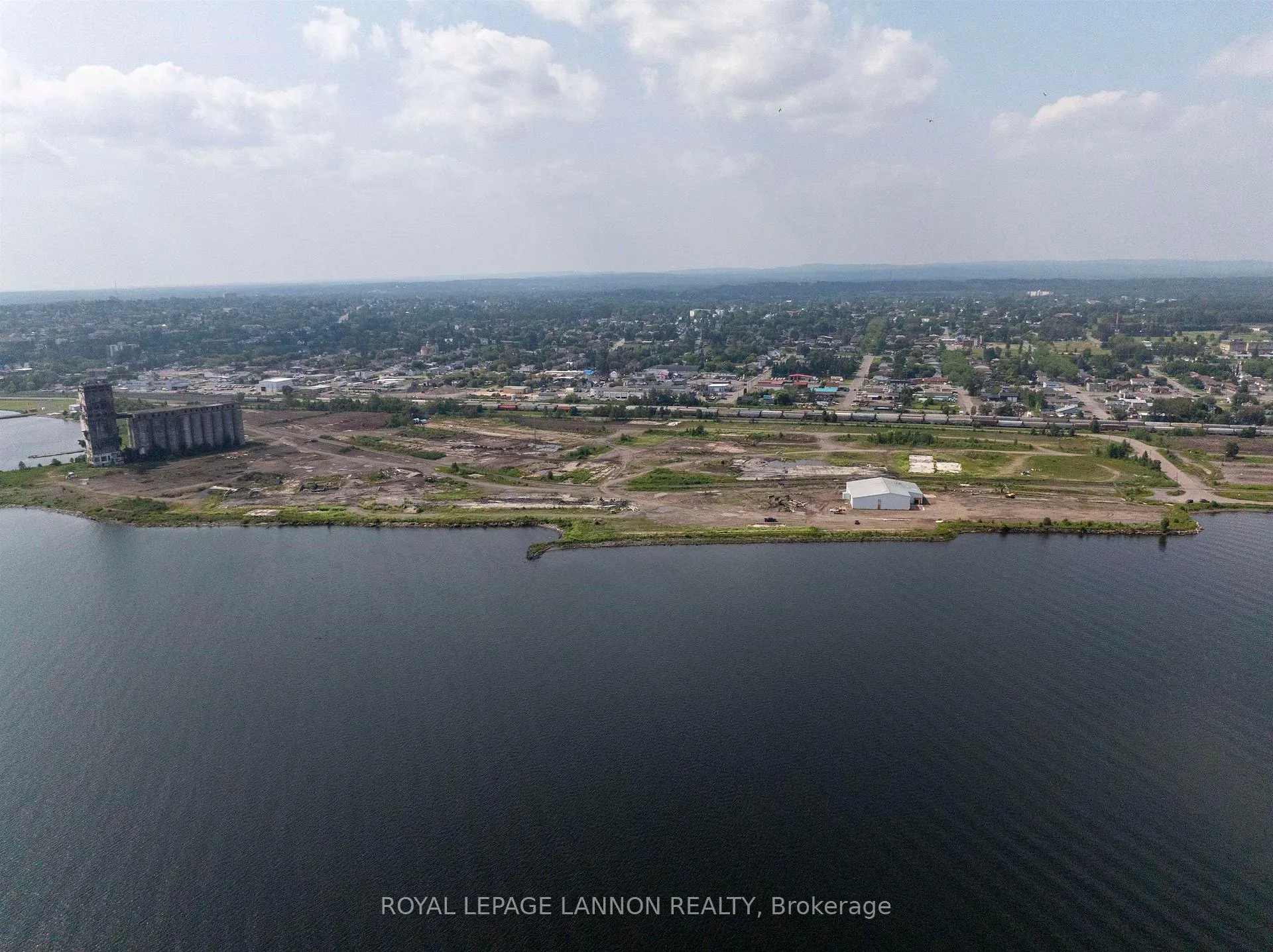 Photo 29 of Unit #5, Marina Park Drive, Thunder Bay, Lakefront — HOMEH