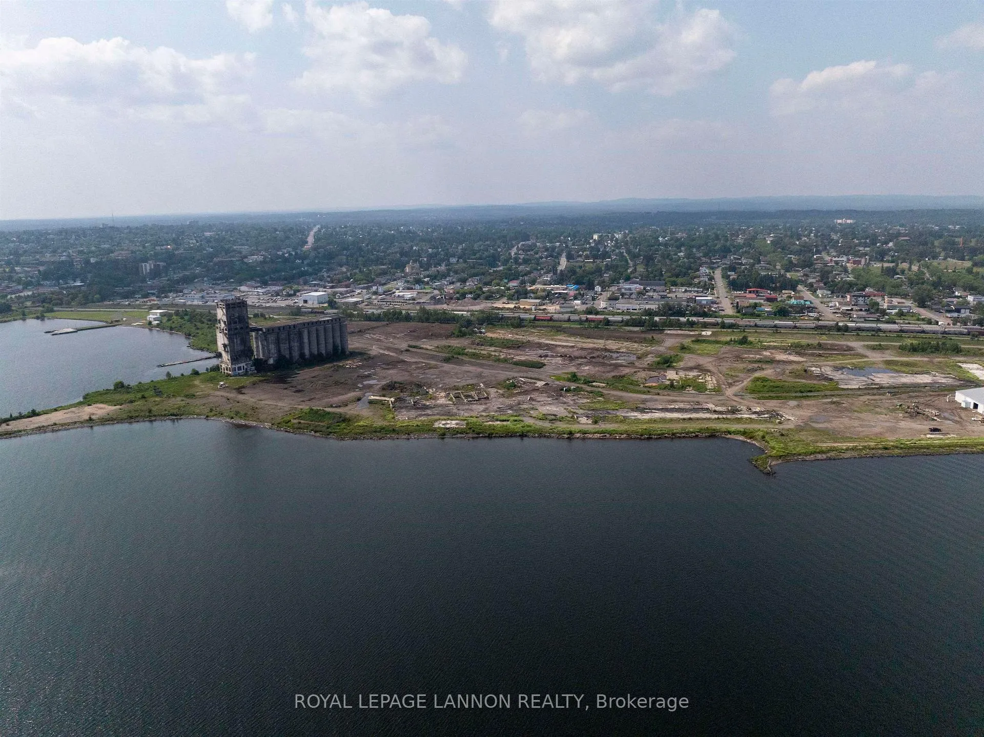 Photo 30 of Unit #5, Marina Park Drive, Thunder Bay, Lakefront — HOMEH