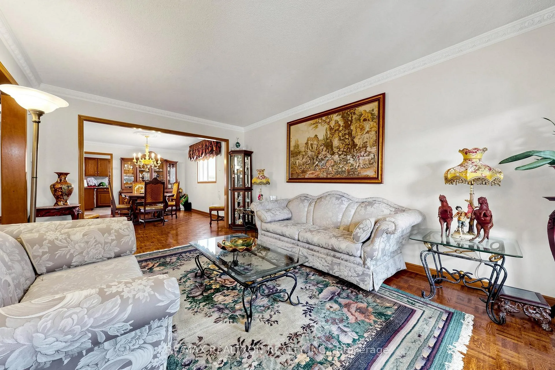 Photo 7 of 100 Gas Light Crescent, Vaughan, East Woodbridge — HOMEH