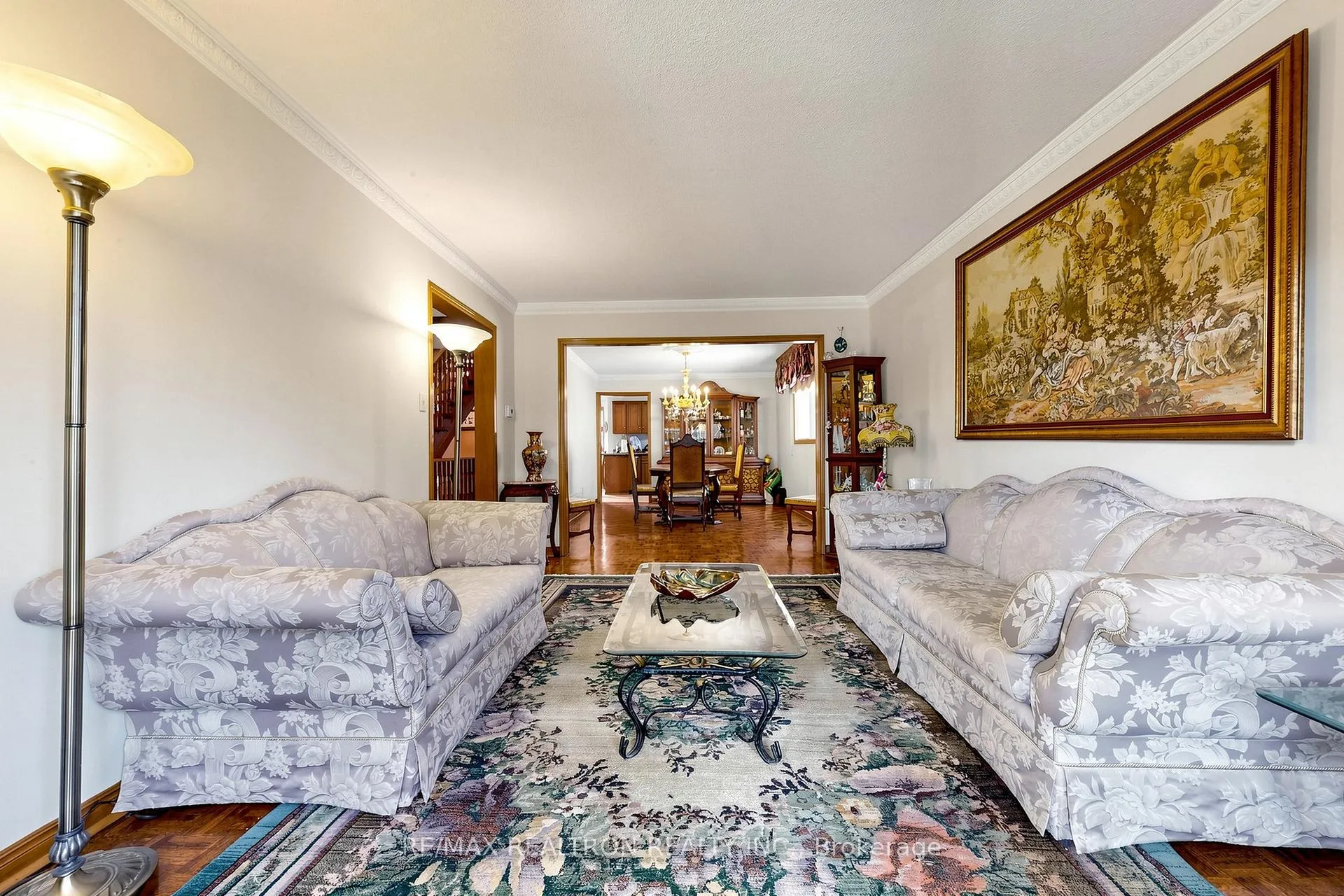 Photo 8 of 100 Gas Light Crescent, Vaughan, East Woodbridge — HOMEH