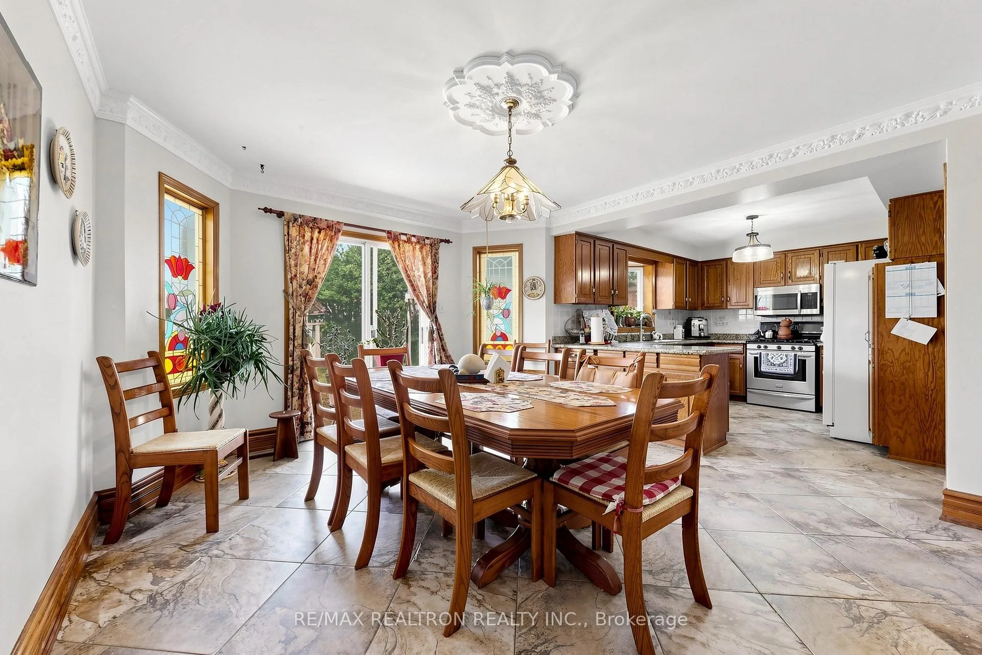 Photo 12 of 100 Gas Light Crescent, Vaughan, East Woodbridge — HOMEH