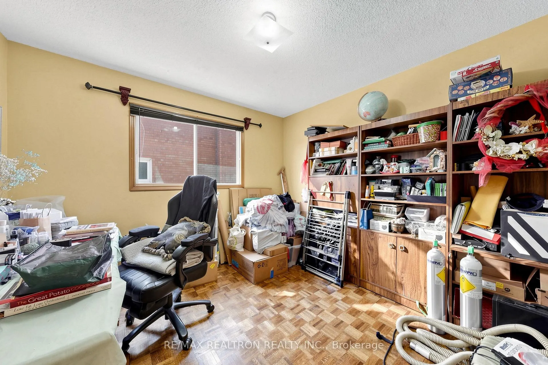Photo 13 of 100 Gas Light Crescent, Vaughan, East Woodbridge — HOMEH