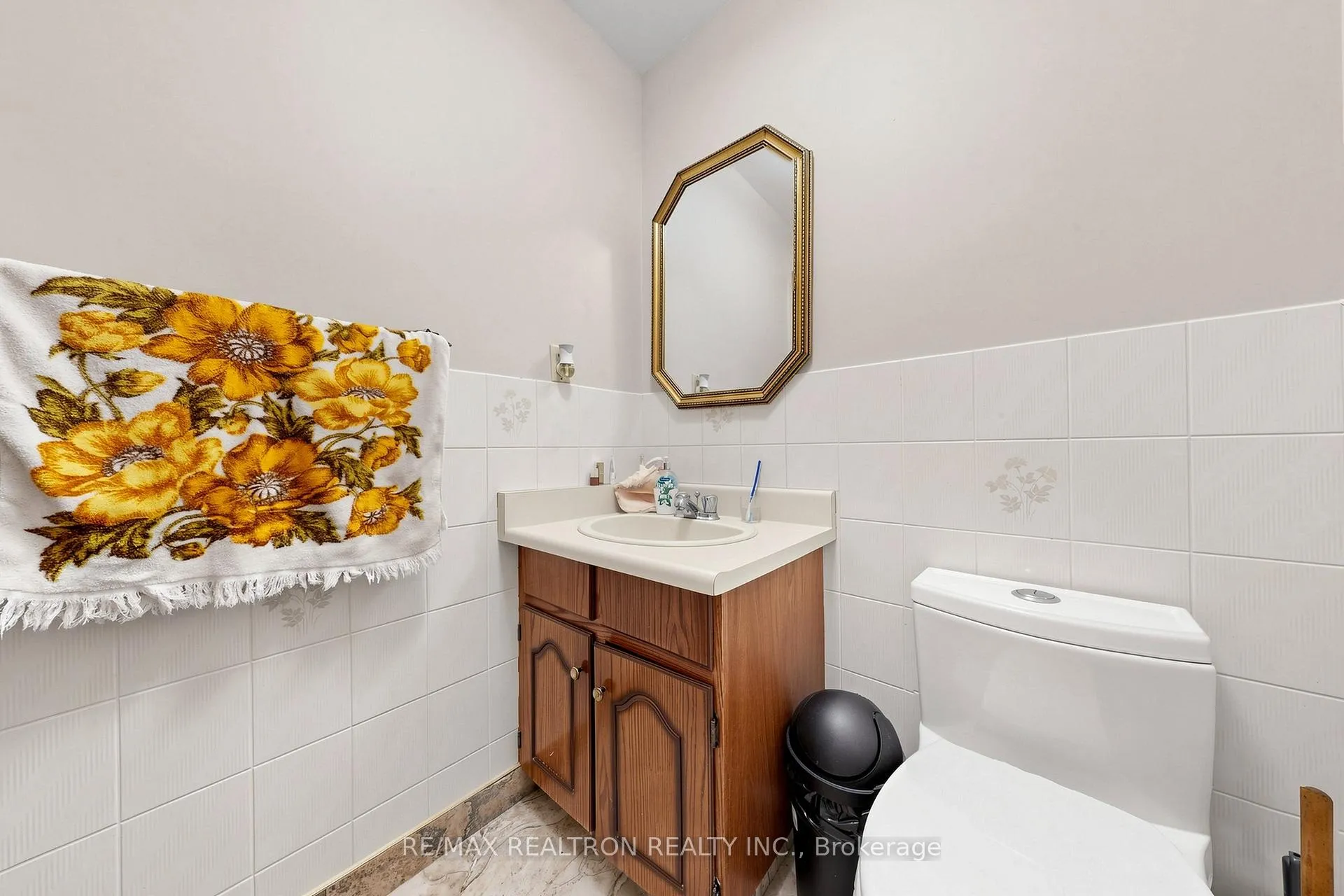 Photo 14 of 100 Gas Light Crescent, Vaughan, East Woodbridge — HOMEH
