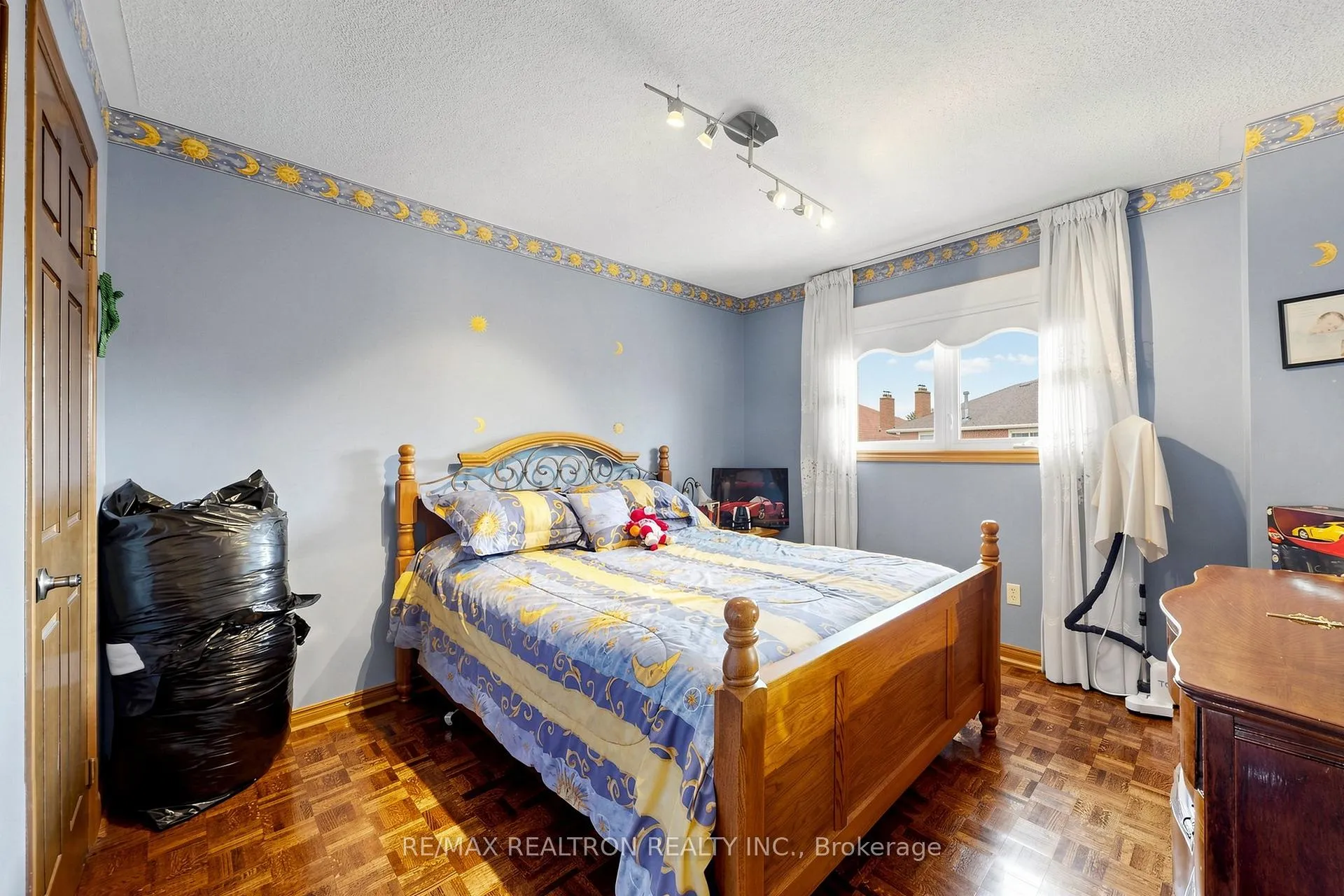 Photo 27 of 100 Gas Light Crescent, Vaughan, East Woodbridge — HOMEH