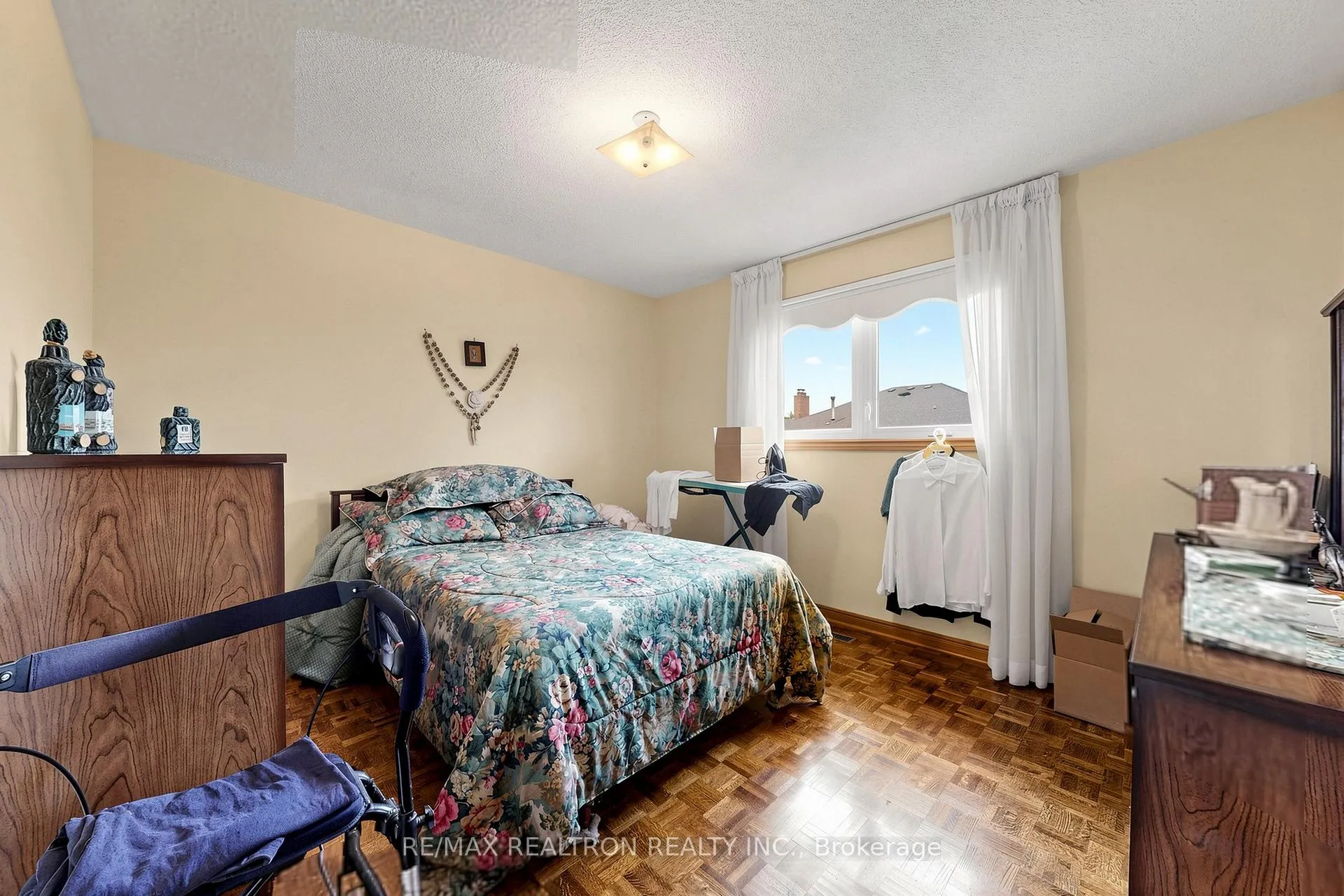 Photo 32 of 100 Gas Light Crescent, Vaughan, East Woodbridge — HOMEH