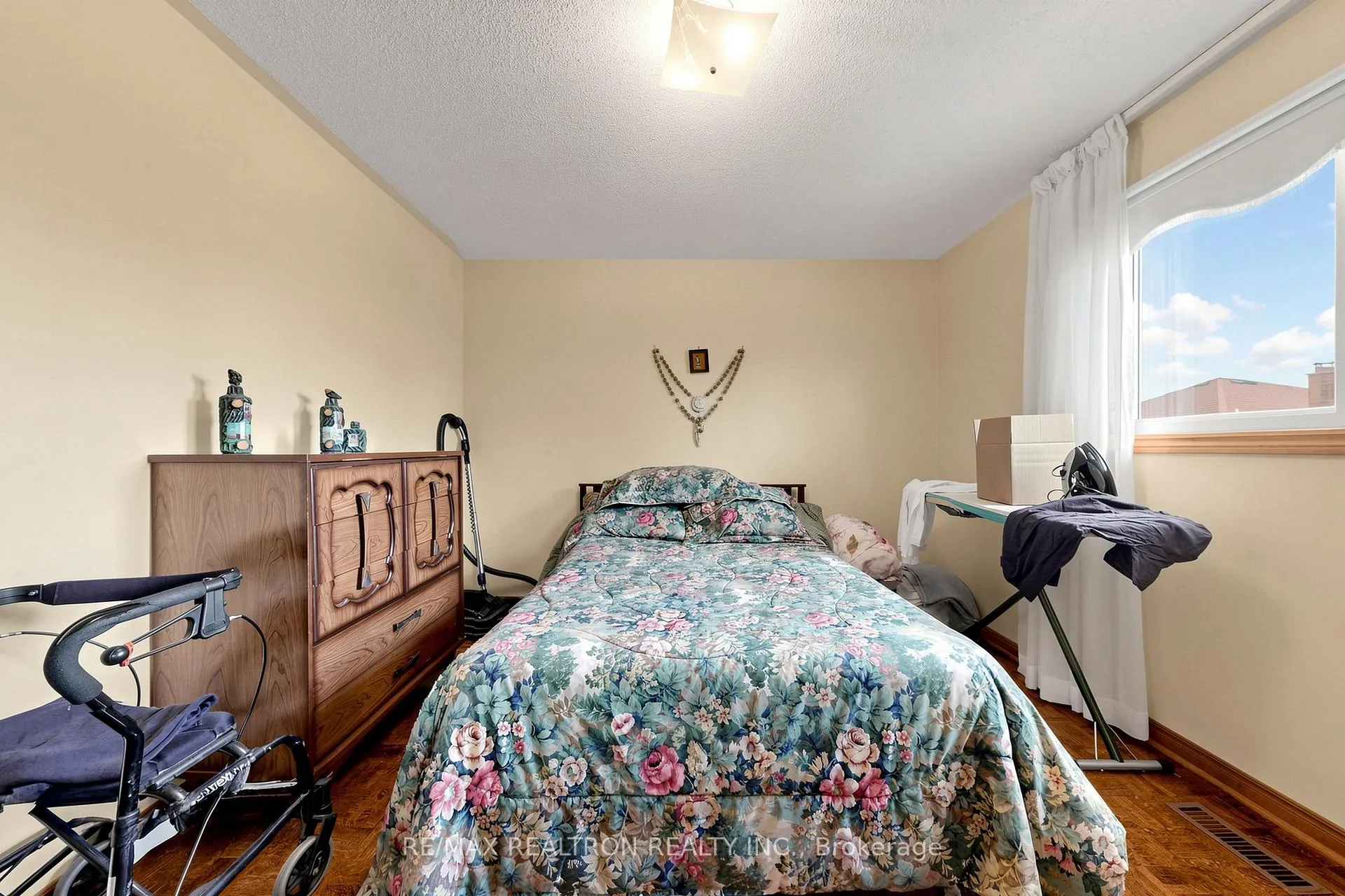 Photo 33 of 100 Gas Light Crescent, Vaughan, East Woodbridge — HOMEH
