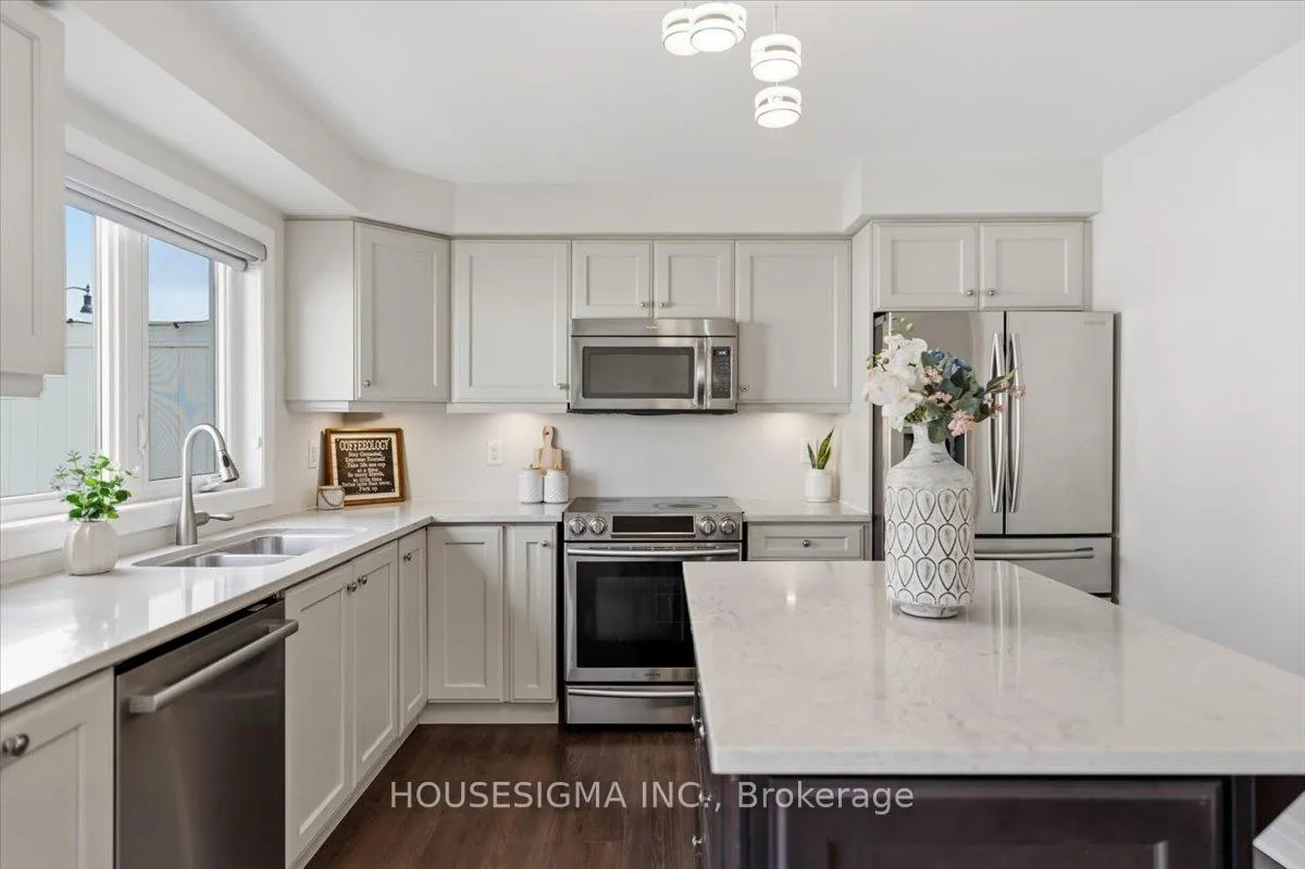 Photo 6 of 3 Eckford Lane, Brampton, Northwest Brampton — HOMEH