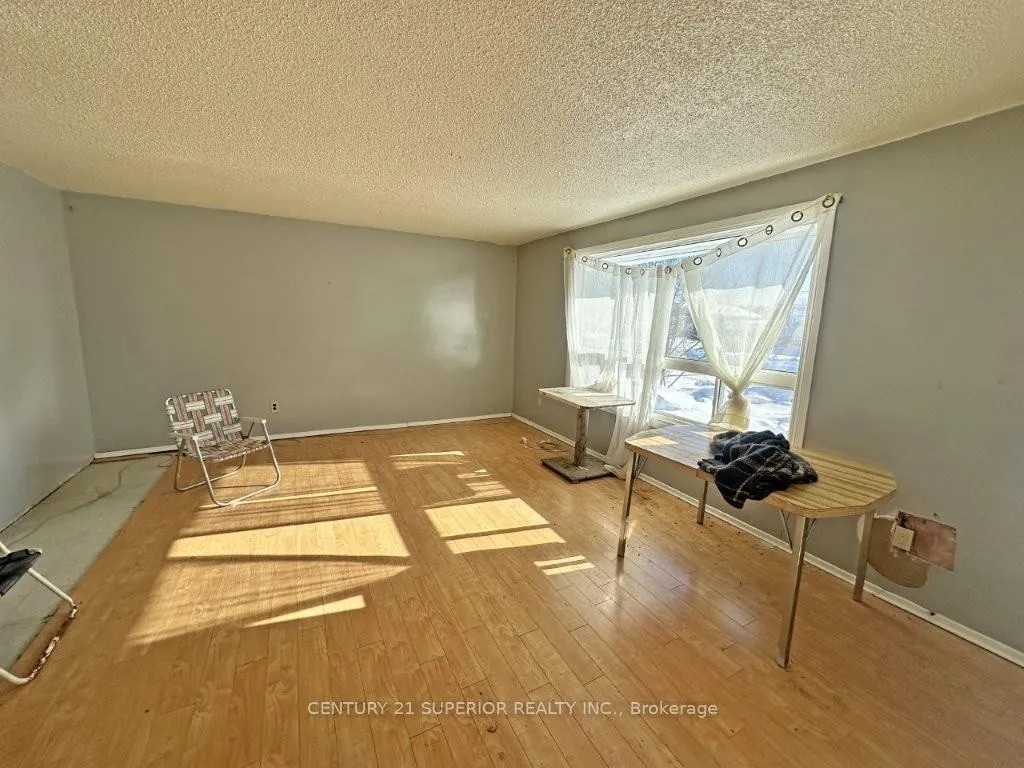 Photo 2 of 124 Highland Crescent, Greenstone — HOMEH