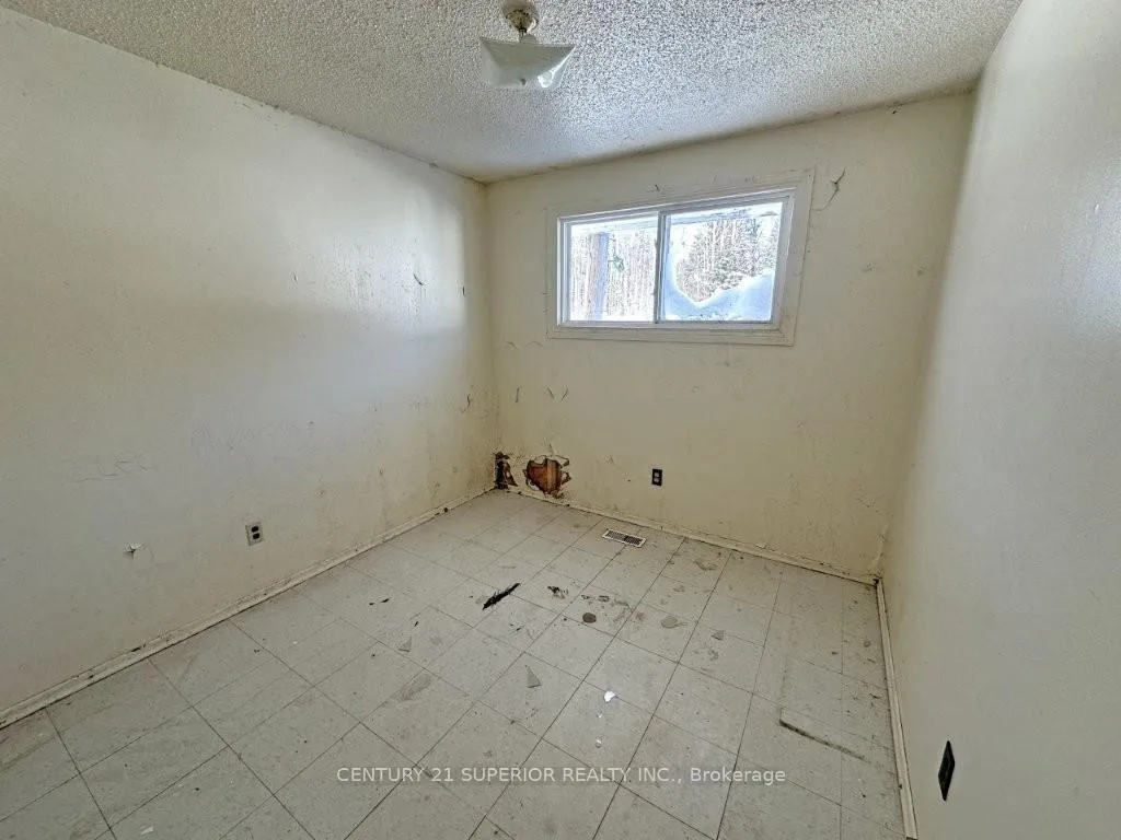 Photo 15 of 124 Highland Crescent, Greenstone — HOMEH