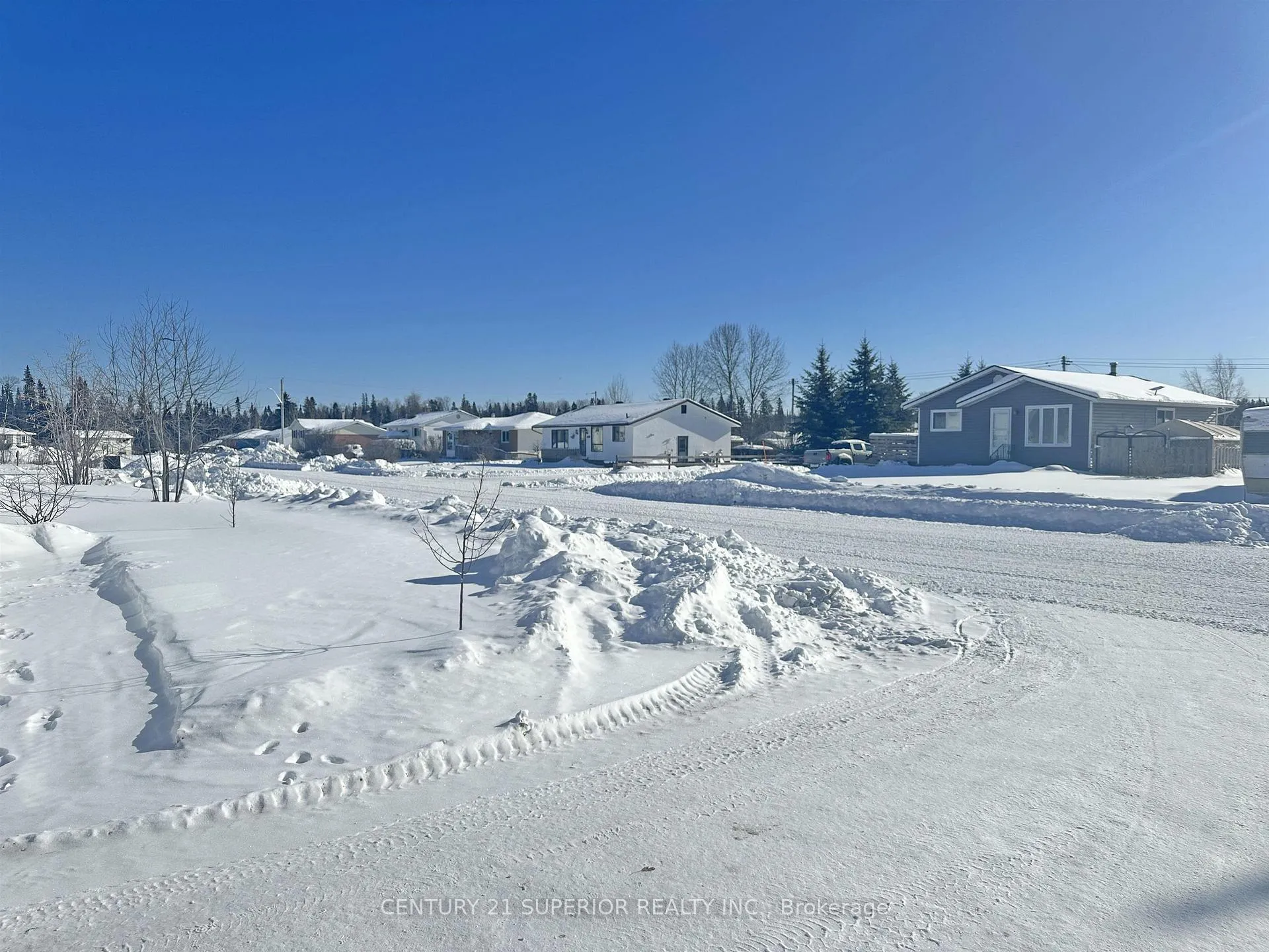 Photo 32 of 124 Highland Crescent, Greenstone — HOMEH