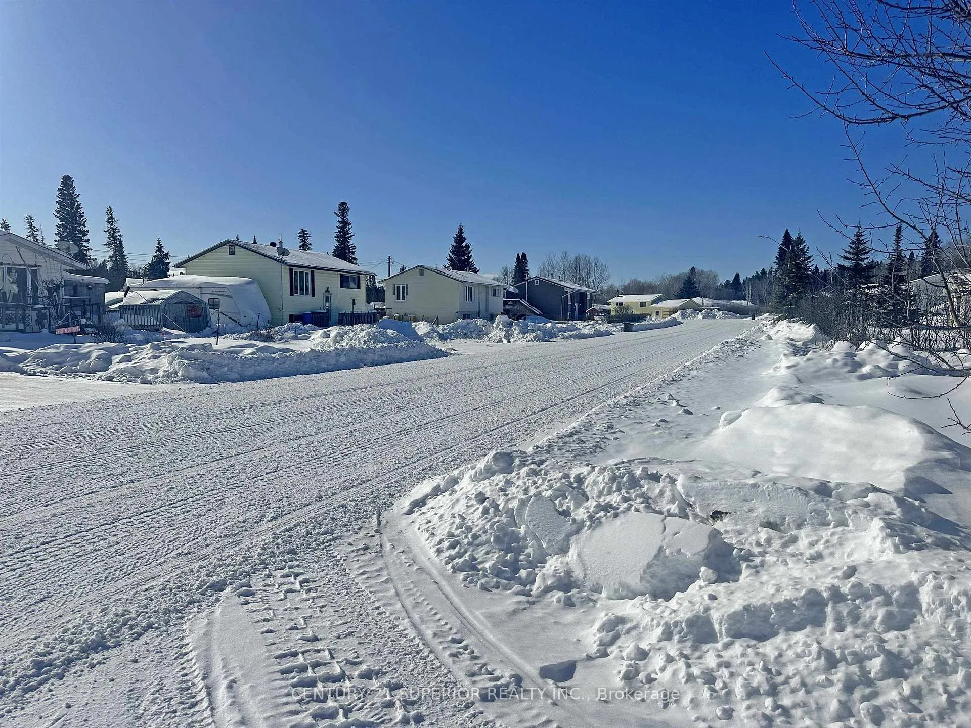 Photo 34 of 124 Highland Crescent, Greenstone — HOMEH