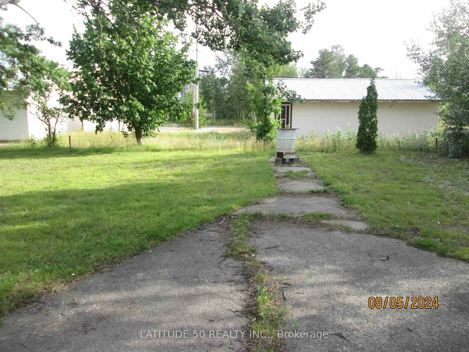 Photo 3 of 406 Main Street, Ignace — HOMEH