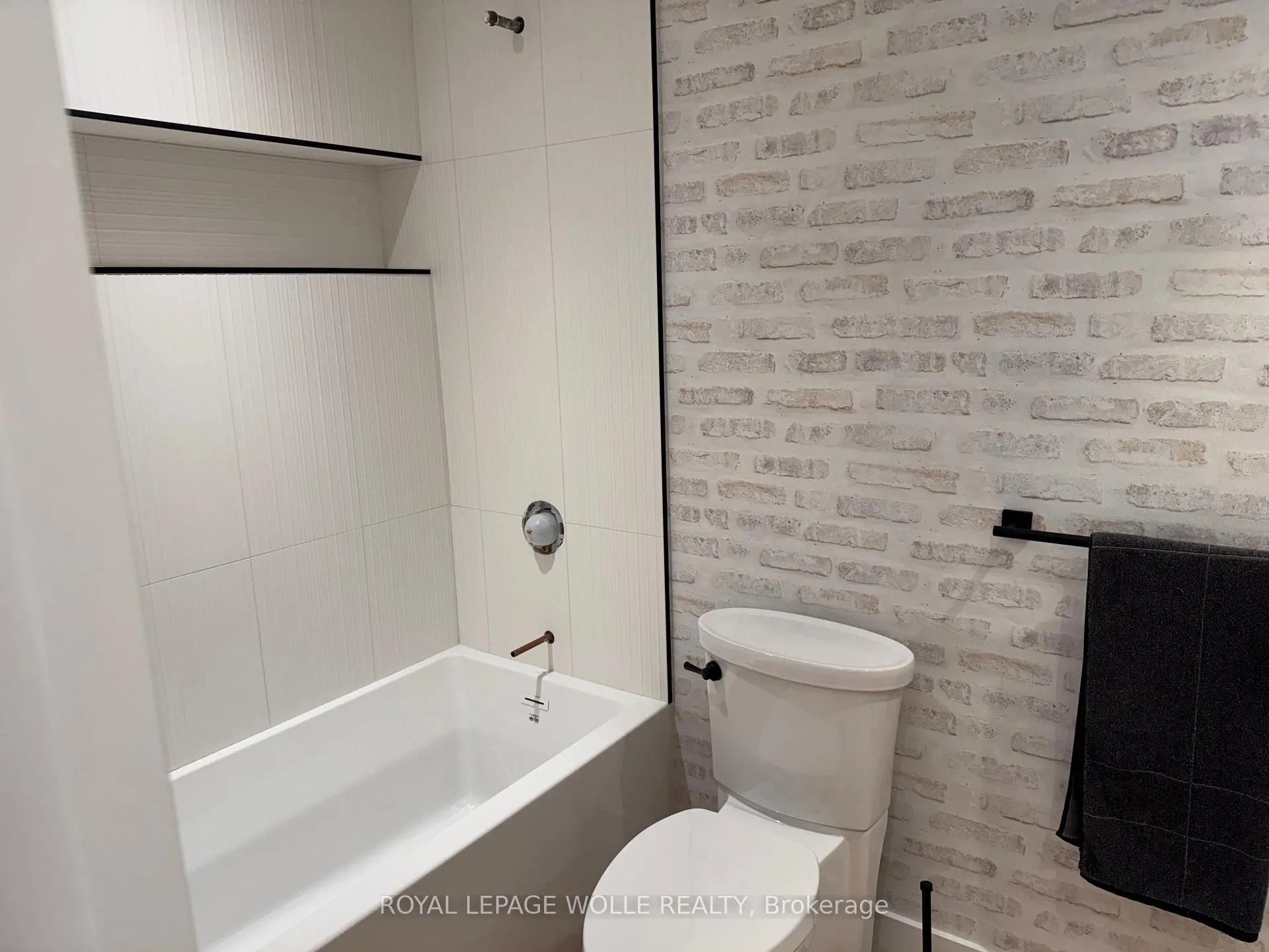 Photo 16 of Unit 52, 50 Blue Springs Drive, Waterloo, Colonial Acres — HOMEH