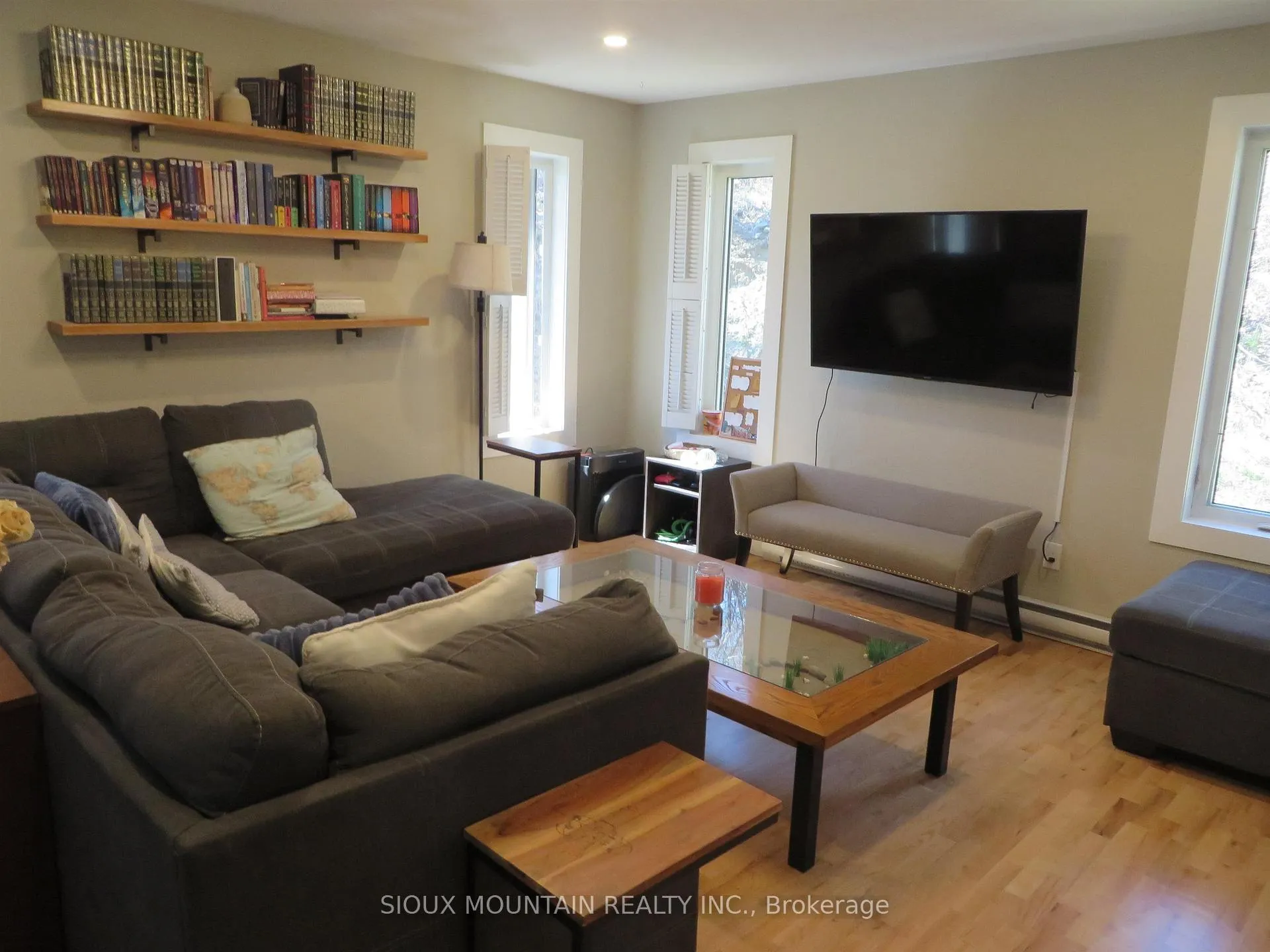 Photo 2 of 77 Prince Street, Sioux Lookout — HOMEH
