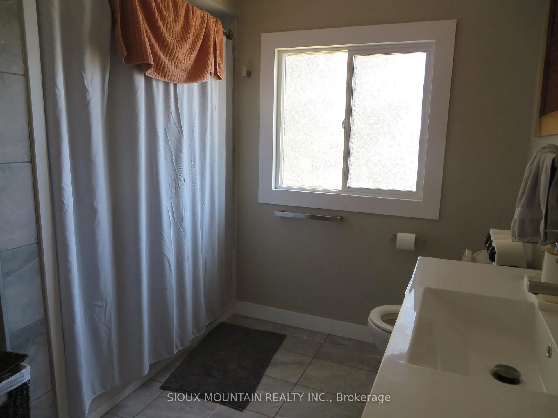 Photo 11 of 77 Prince Street, Sioux Lookout — HOMEH