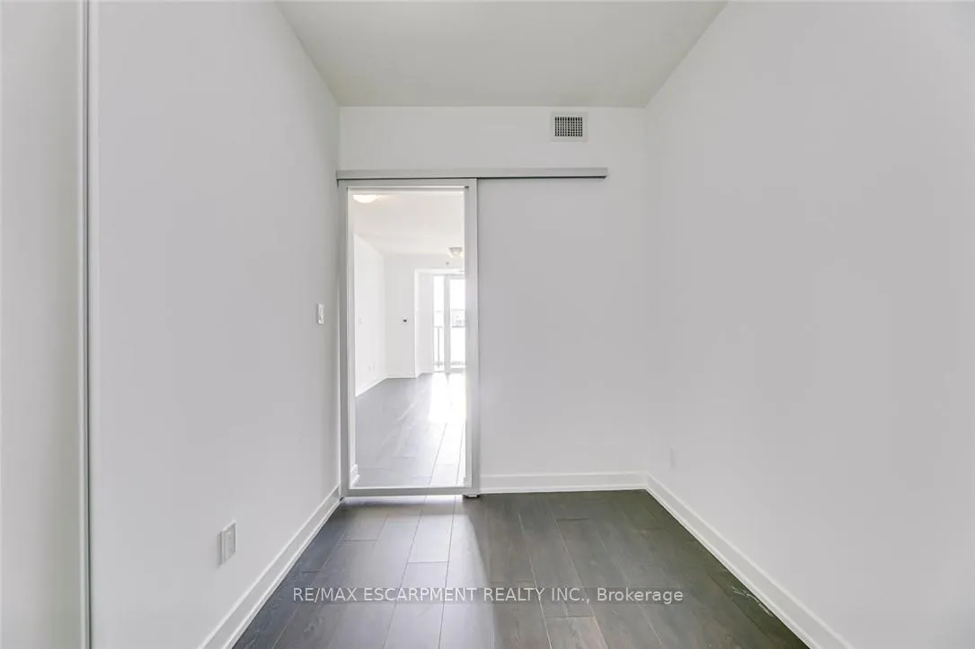 Photo 19 of Unit A305, 3210 Dakota Common, Burlington, Alton — HOMEH
