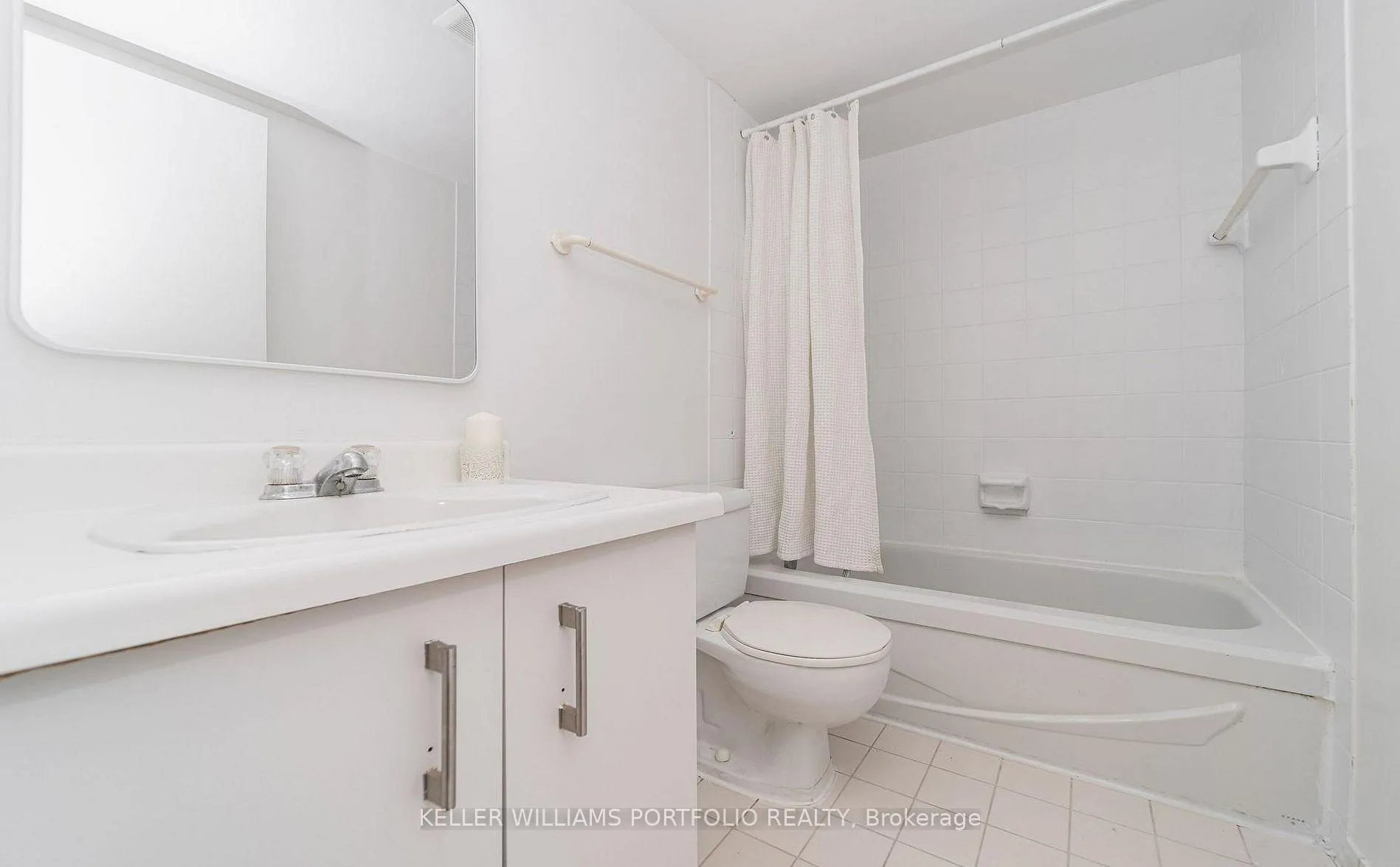 Photo 7 of Unit #1107, 270 Queens Quay W, Toronto, Waterfront Communities — HOMEH