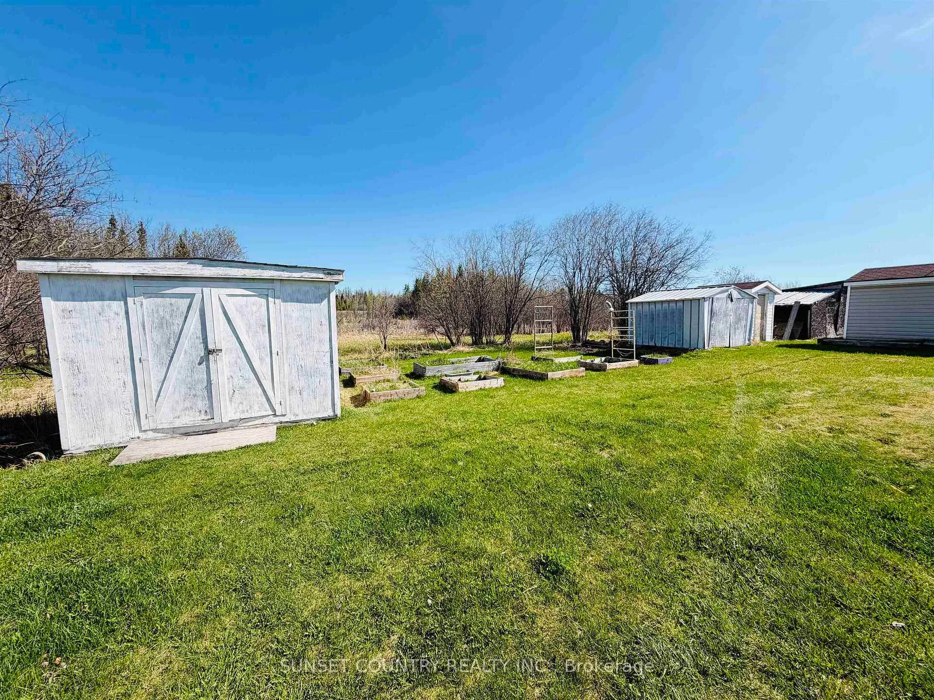 Photo 4 of Unit 2, 27 Minnitaki Road N, Machin — HOMEH