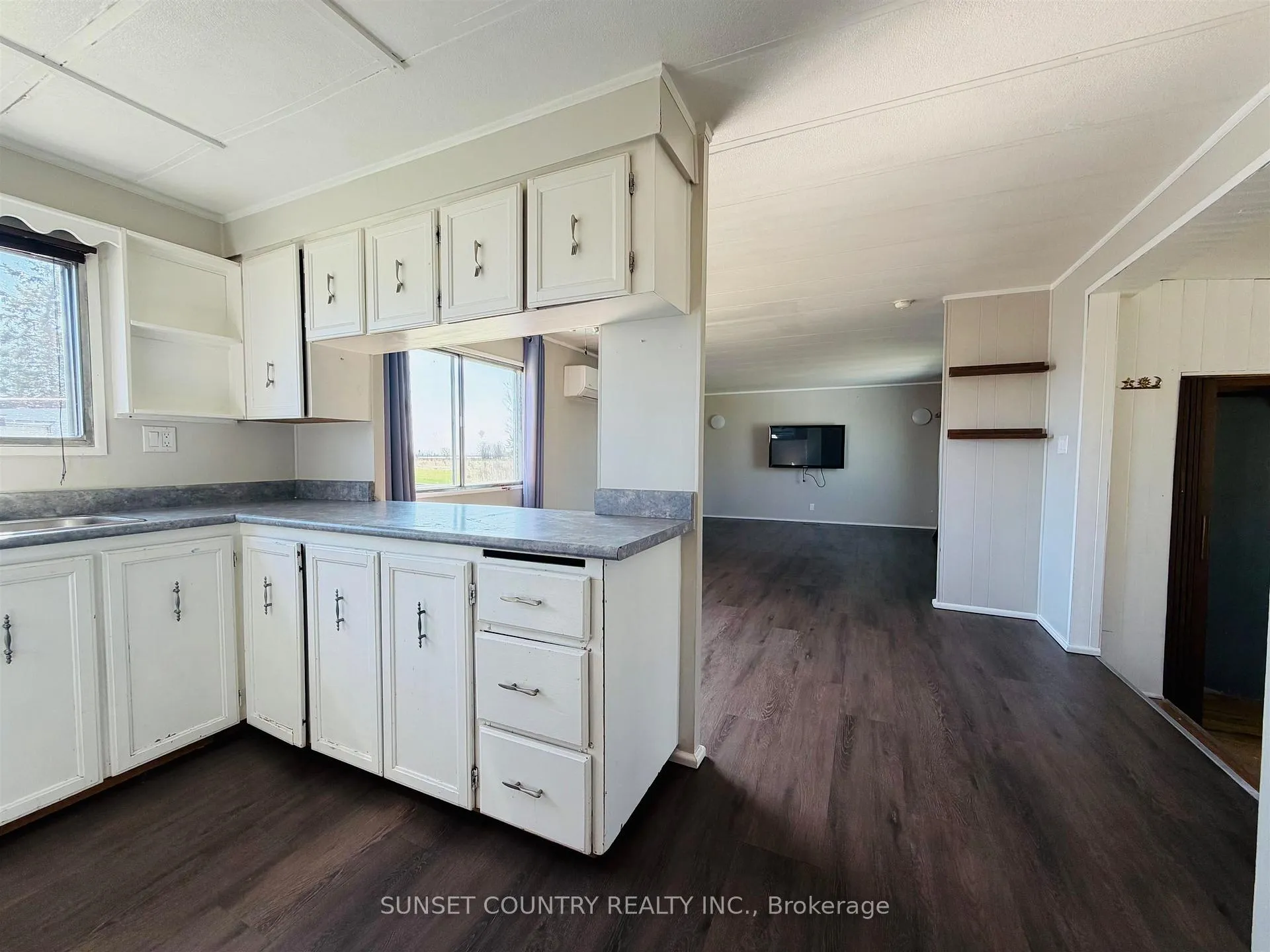 Photo 11 of Unit 2, 27 Minnitaki Road N, Machin — HOMEH