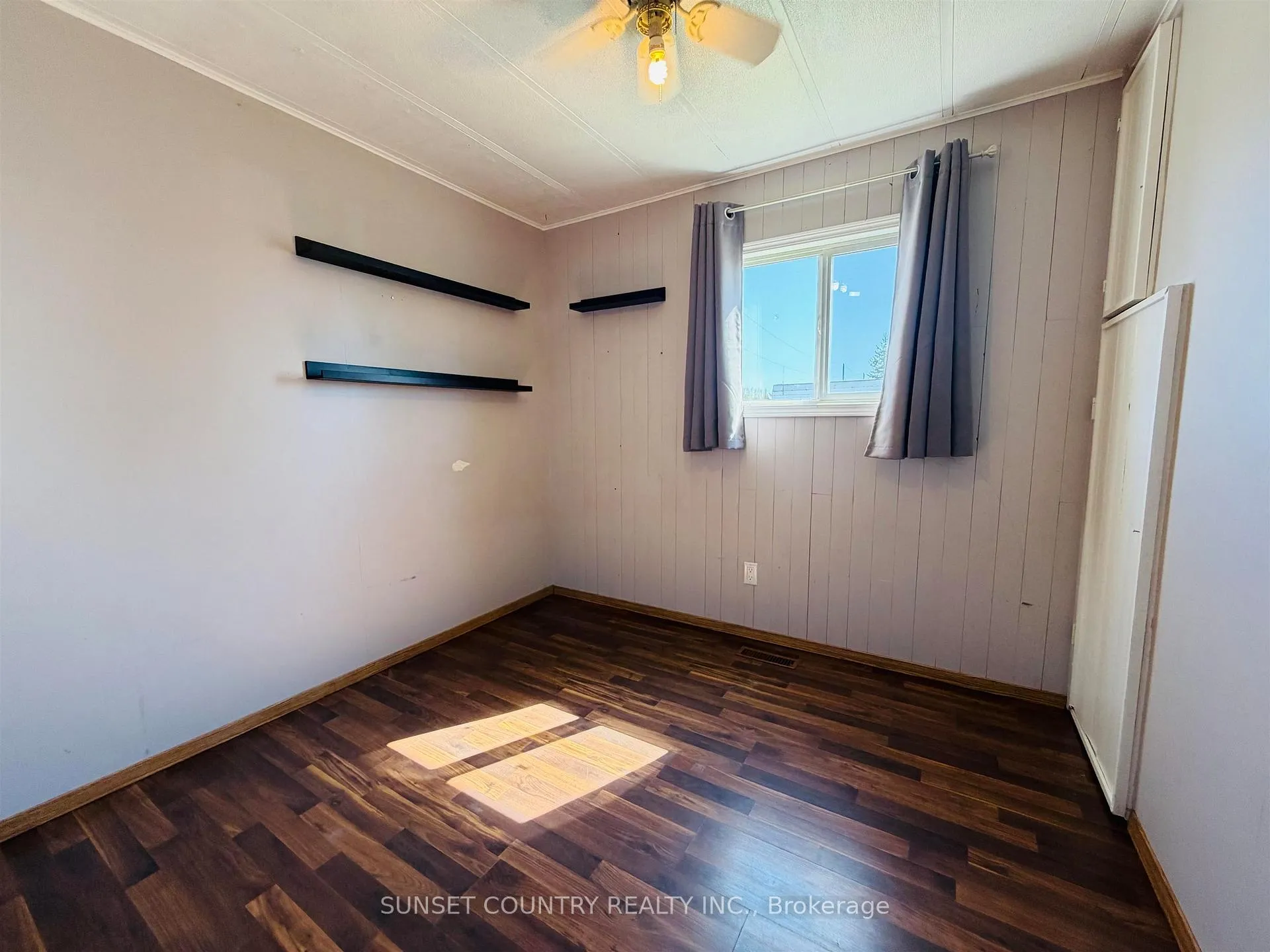 Photo 16 of Unit 2, 27 Minnitaki Road N, Machin — HOMEH