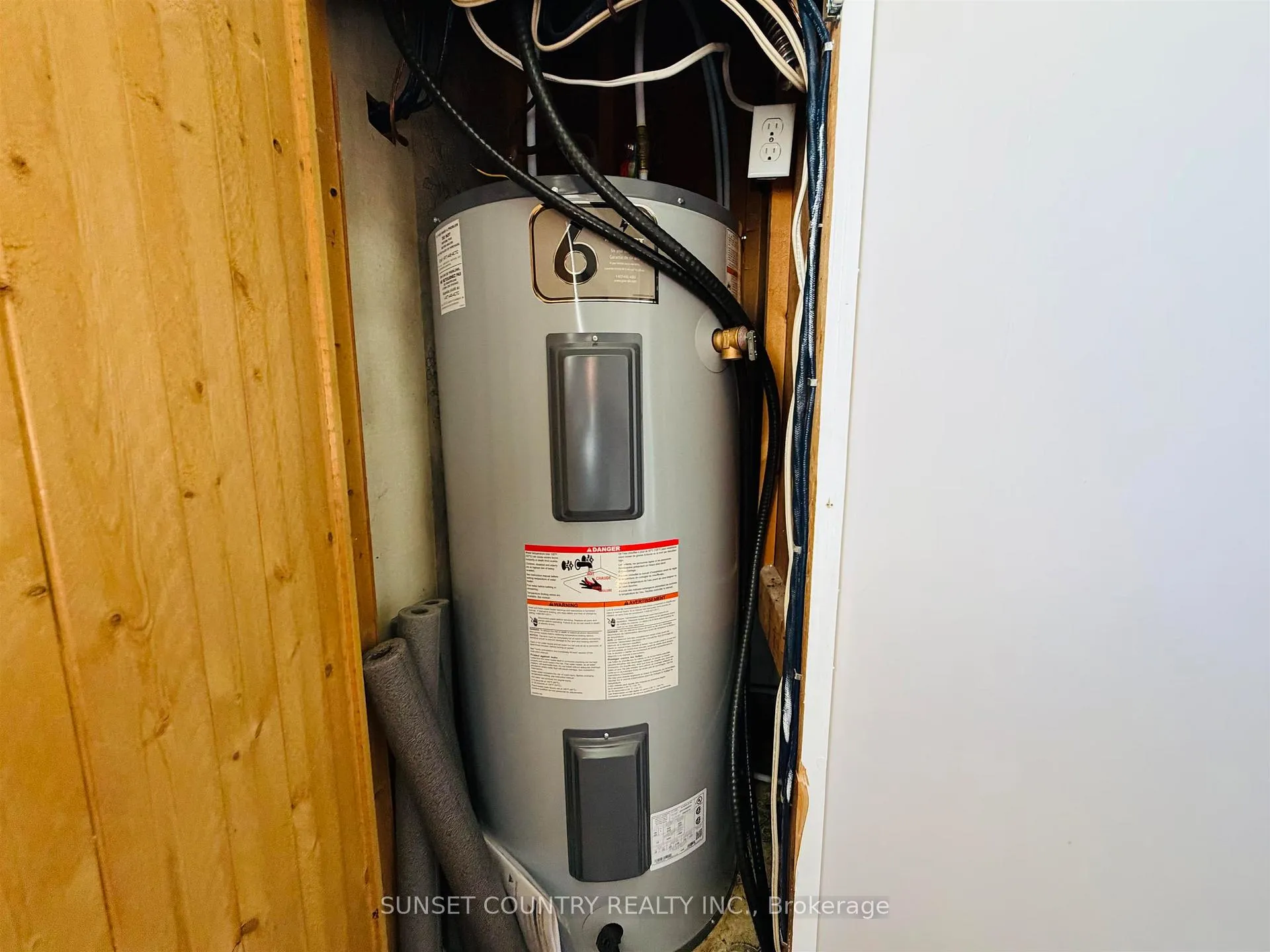 Photo 21 of Unit 2, 27 Minnitaki Road N, Machin — HOMEH