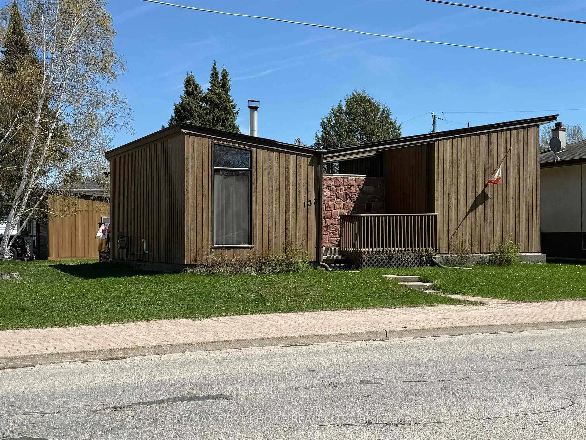 Front of 133 Memorial Avenue